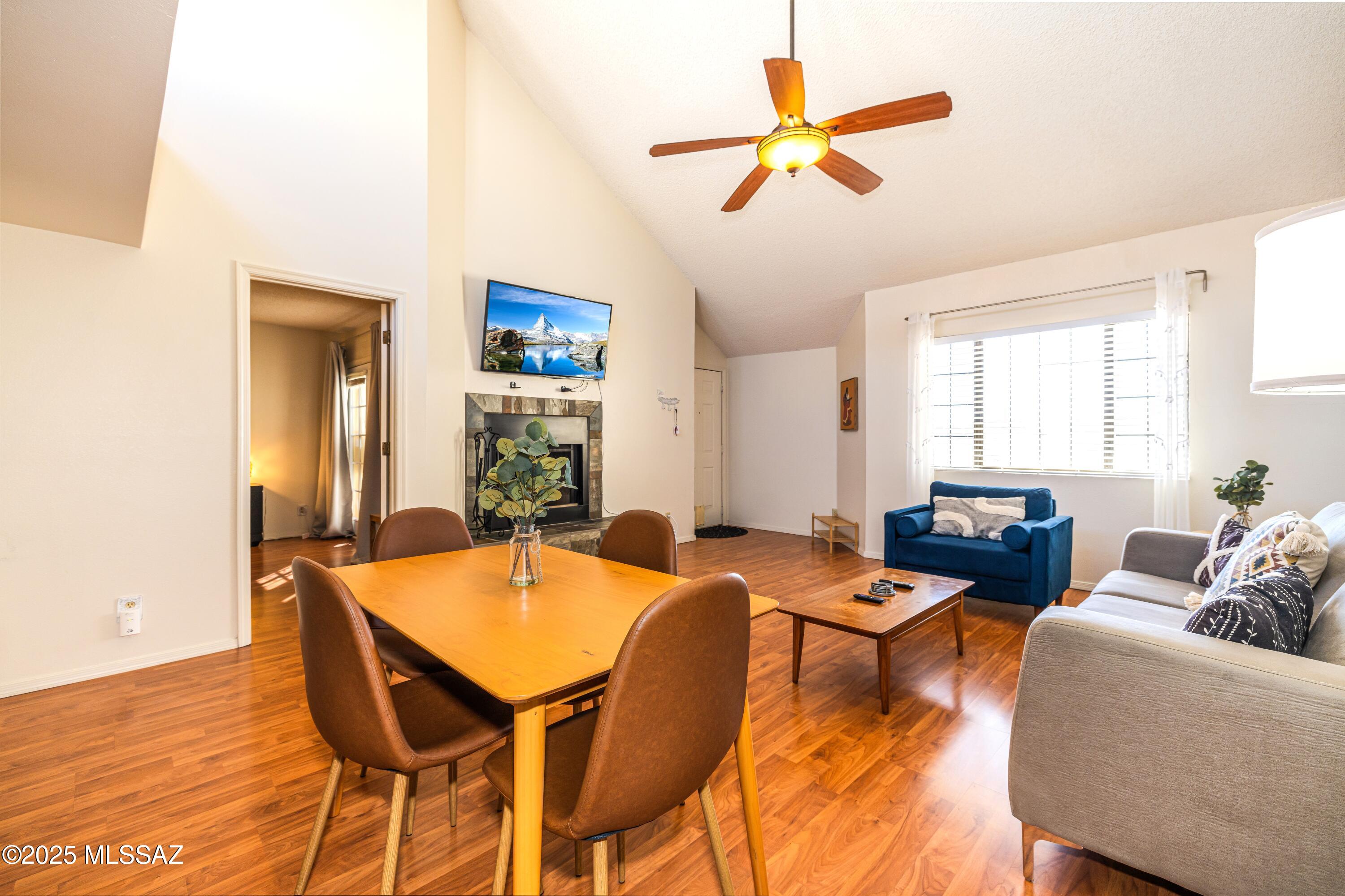 Casitas Real Condos. - Residential