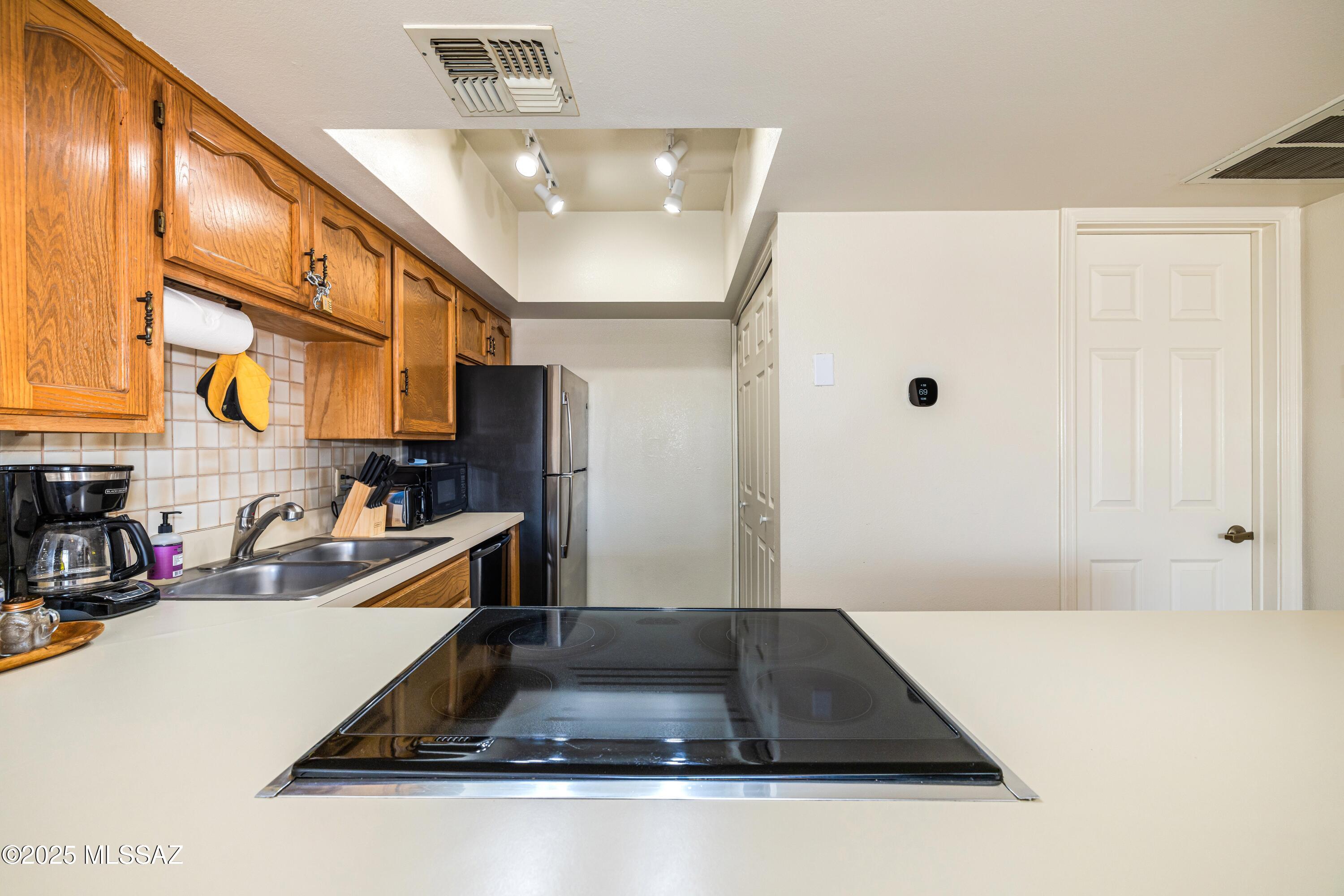 Casitas Real Condos. - Residential