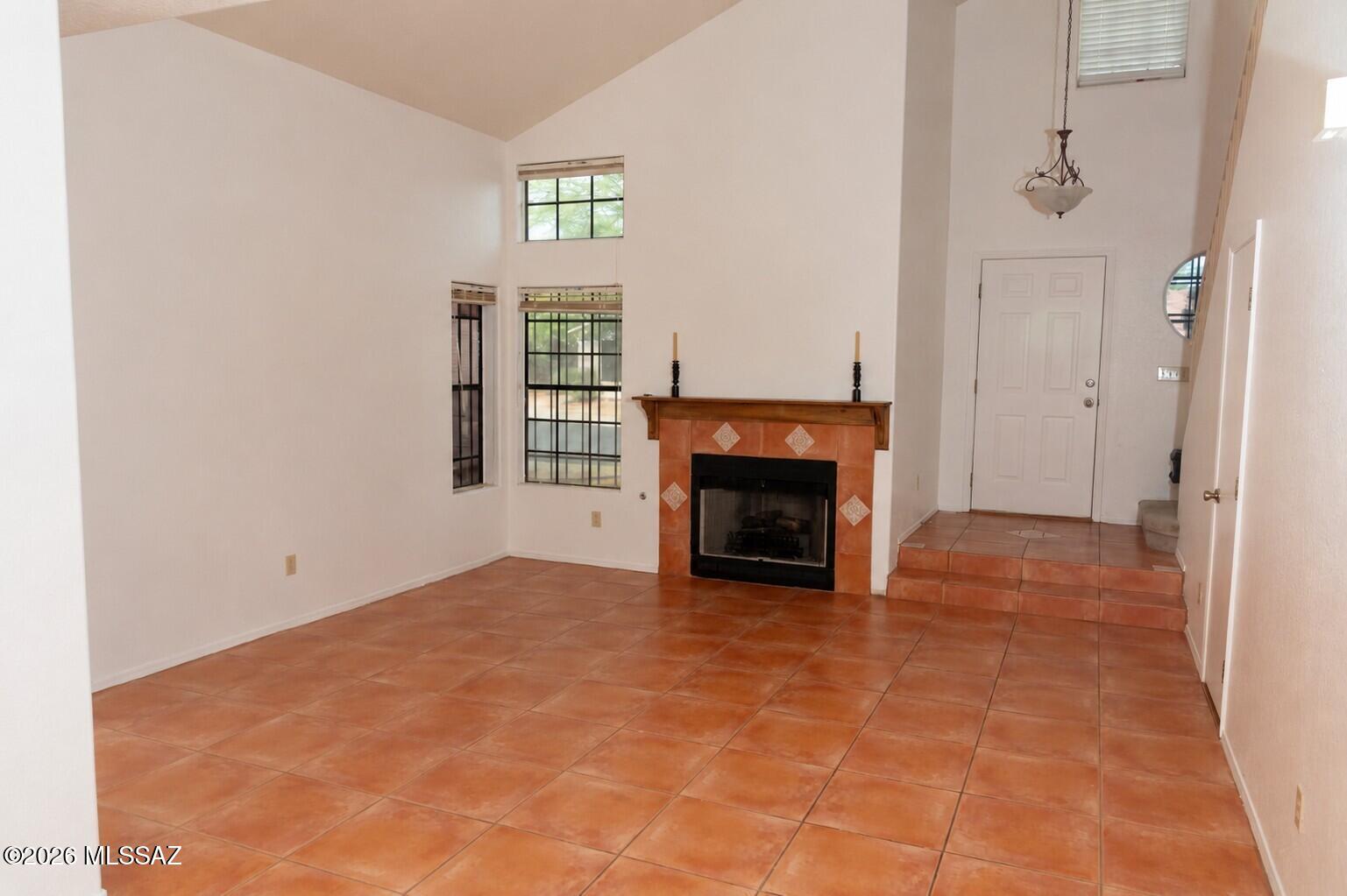 Country Club(1-221) - Residential