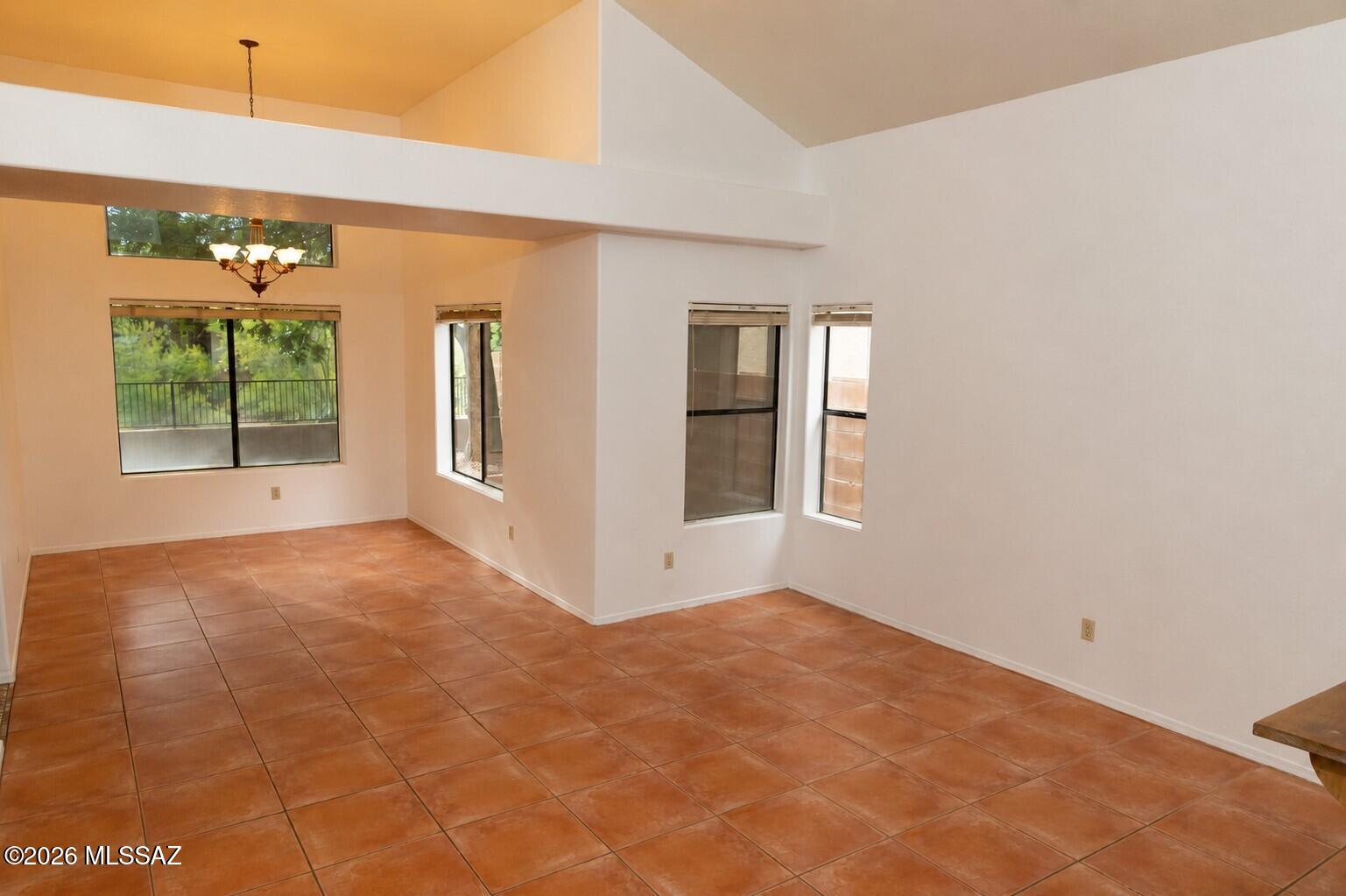 Country Club(1-221) - Residential