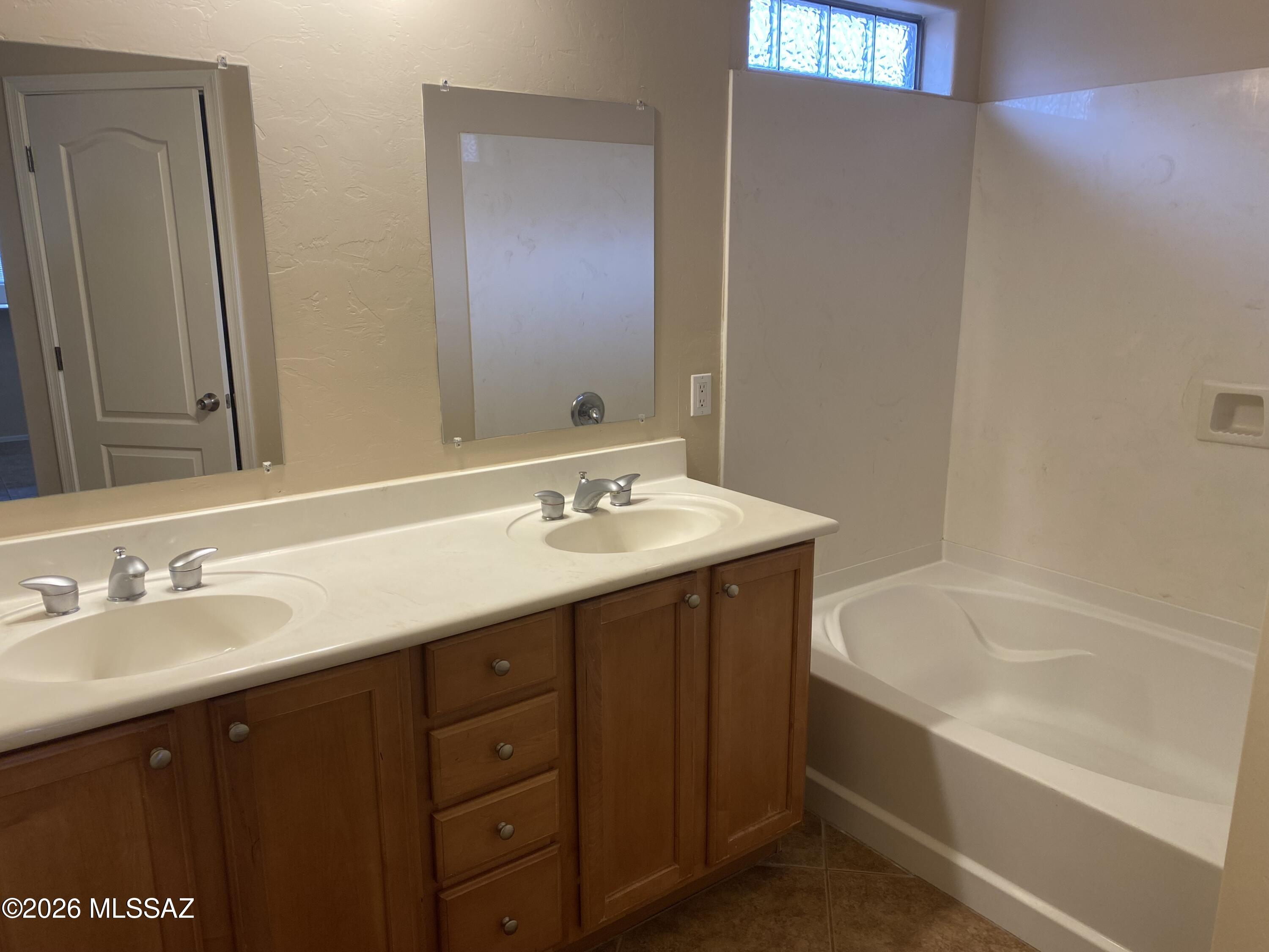 Valencia Reserve South (1-315) - Residential Lease