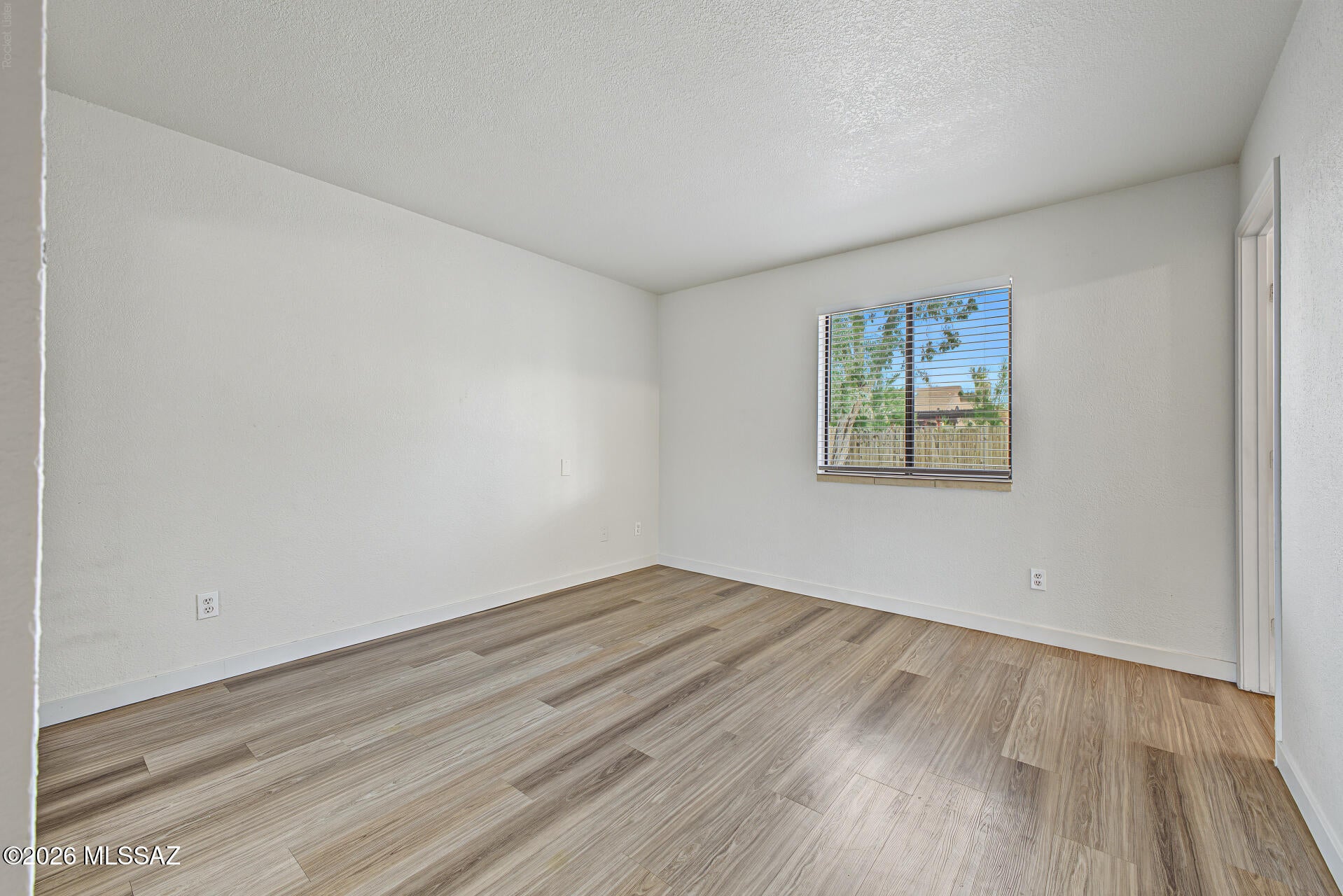 Country Hollow (1-39) - Residential