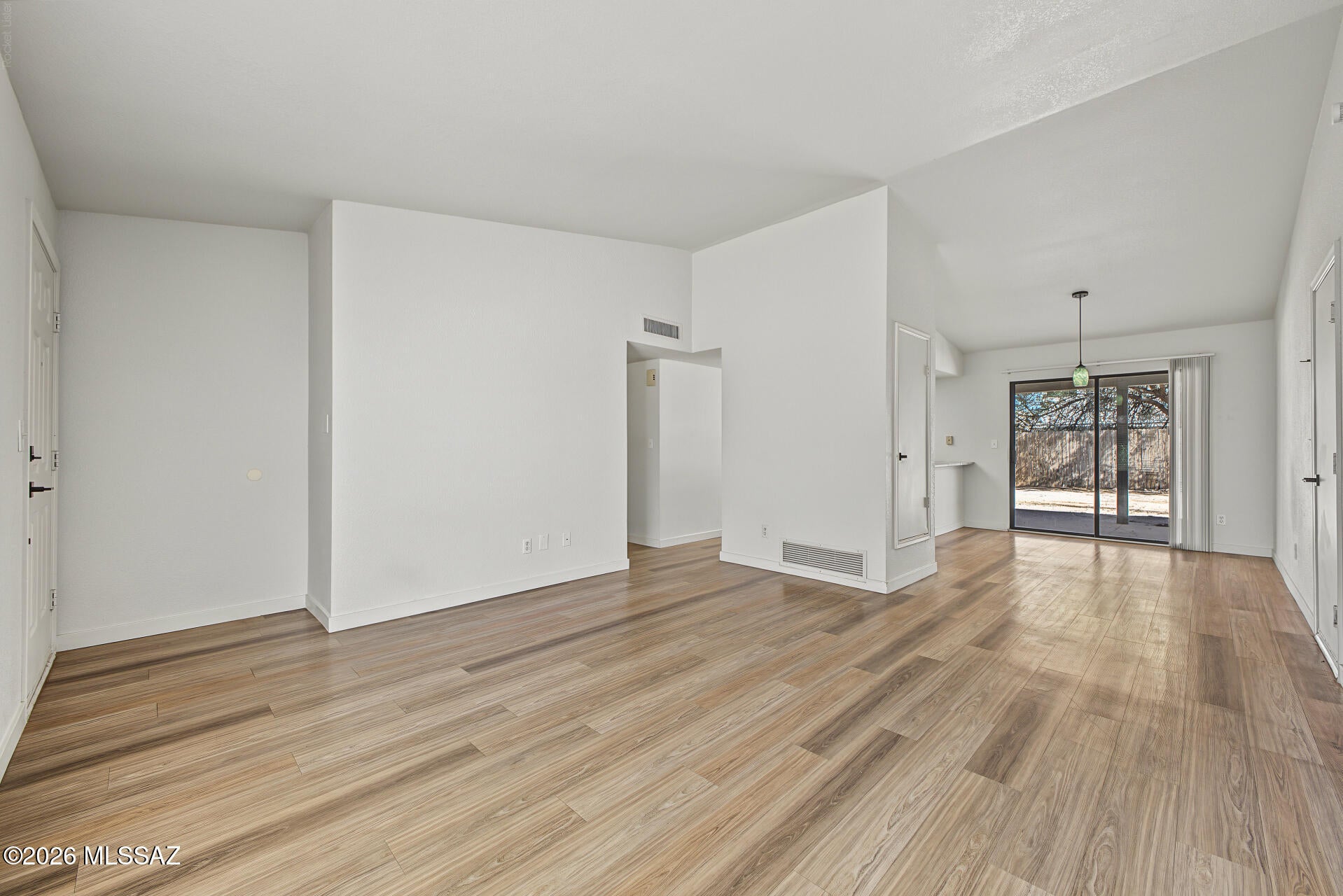 Country Hollow (1-39) - Residential