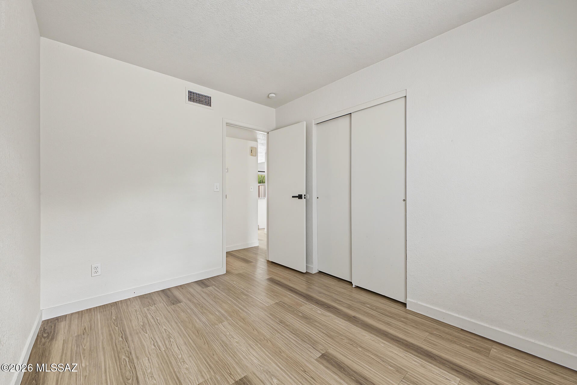 Country Hollow (1-39) - Residential