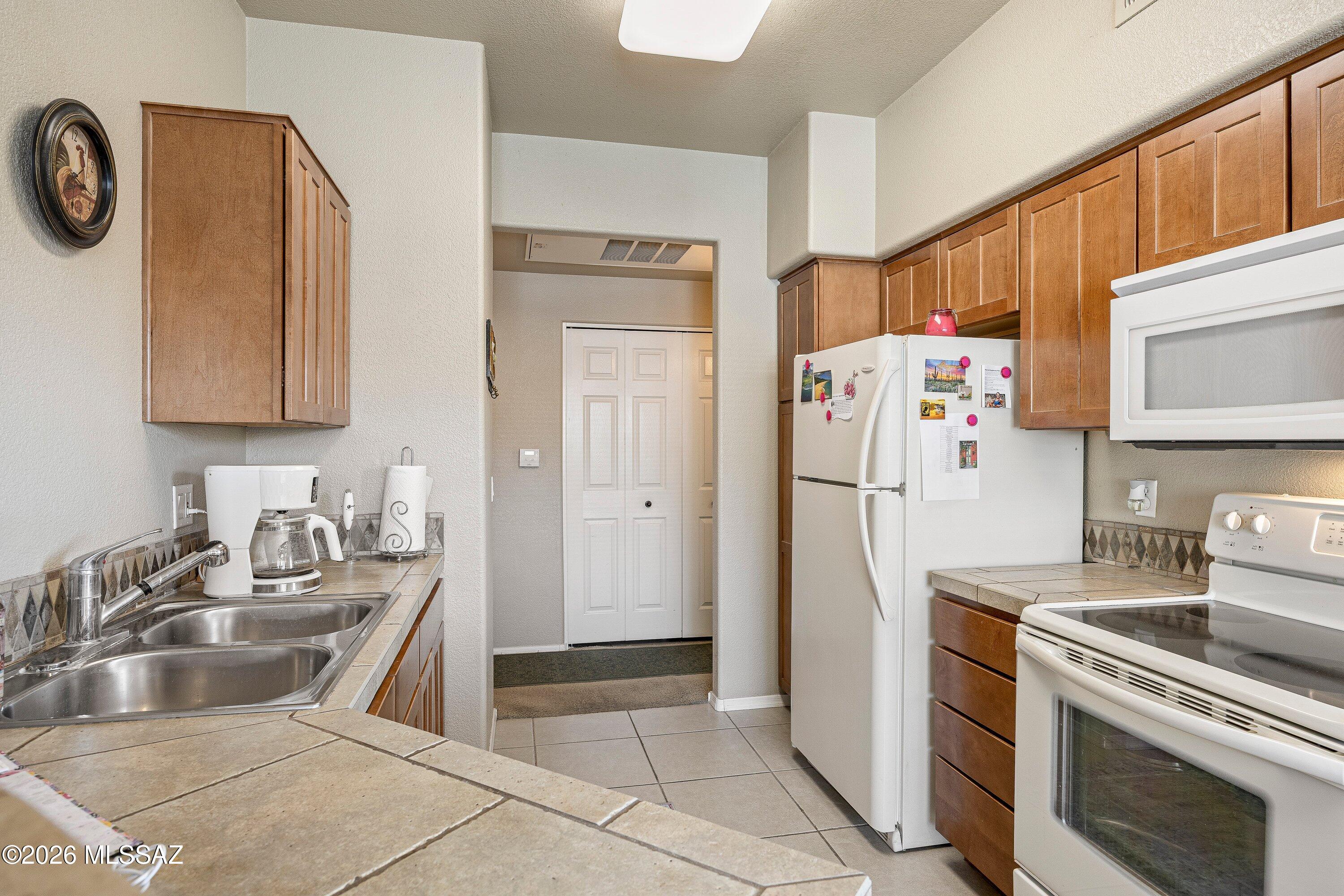 Pinnacle Canyon Condominium - Residential