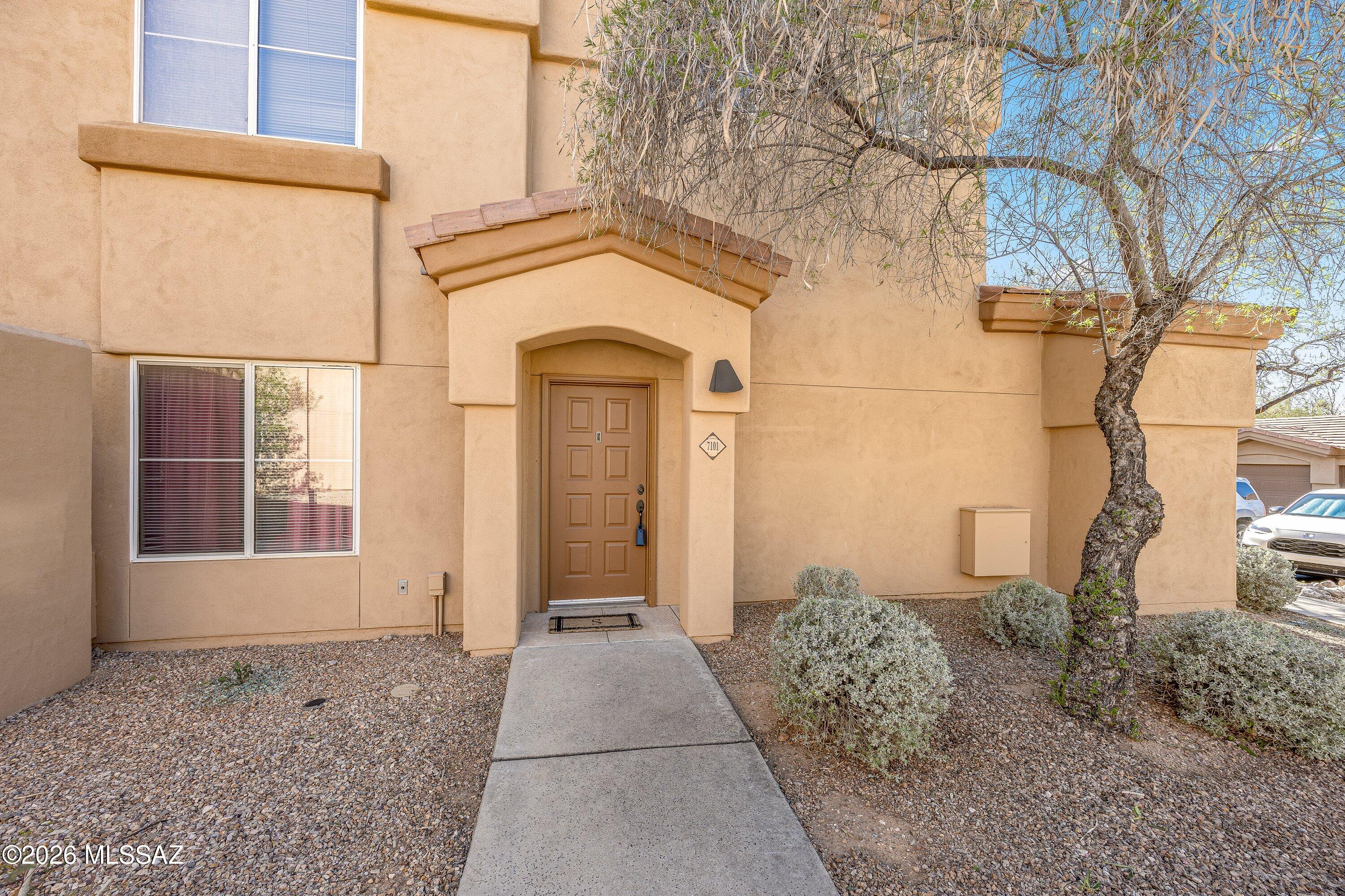Pinnacle Canyon Condominium - Residential