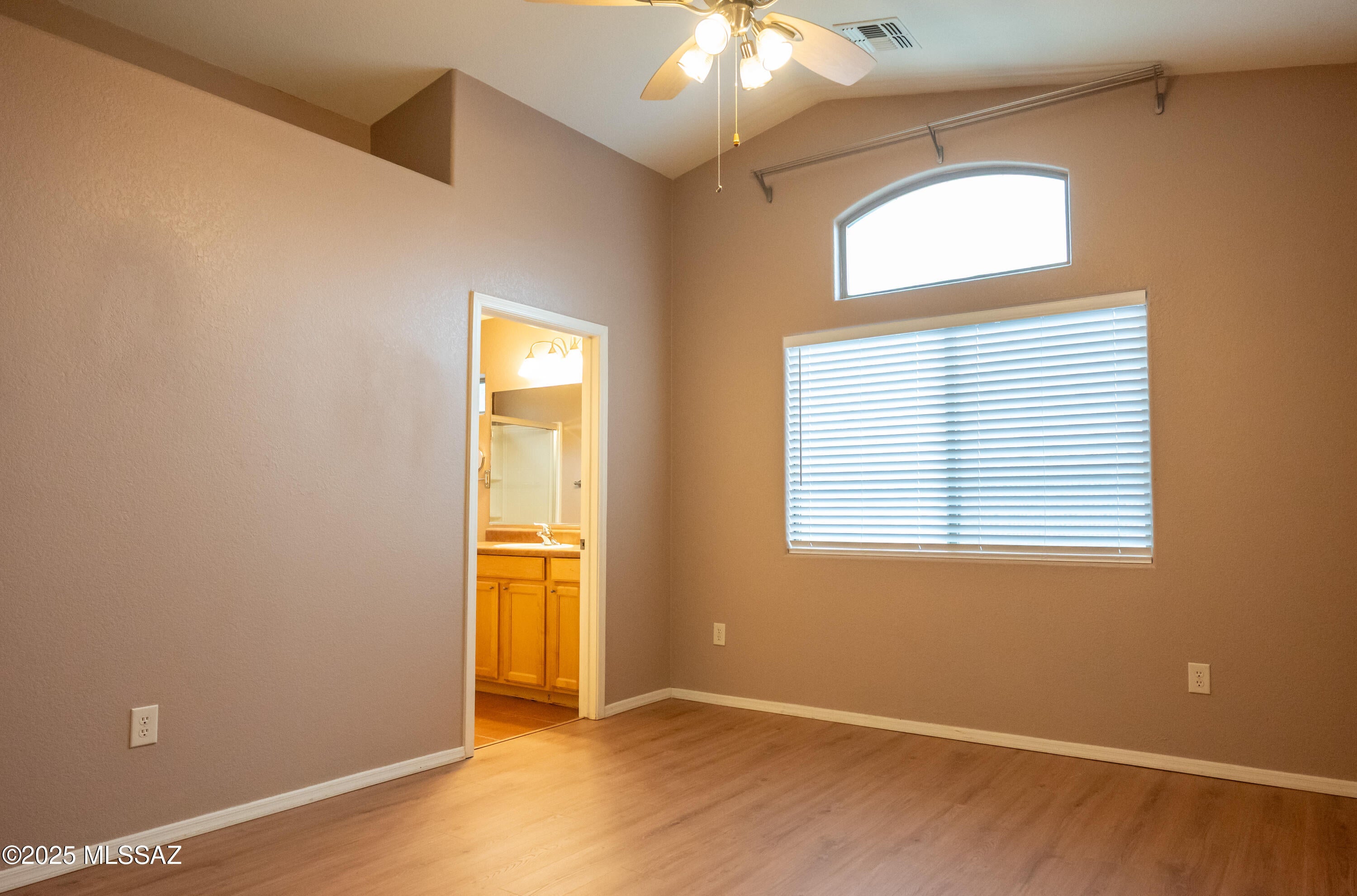 Rancho Del Lago (608-1030) - Residential Lease