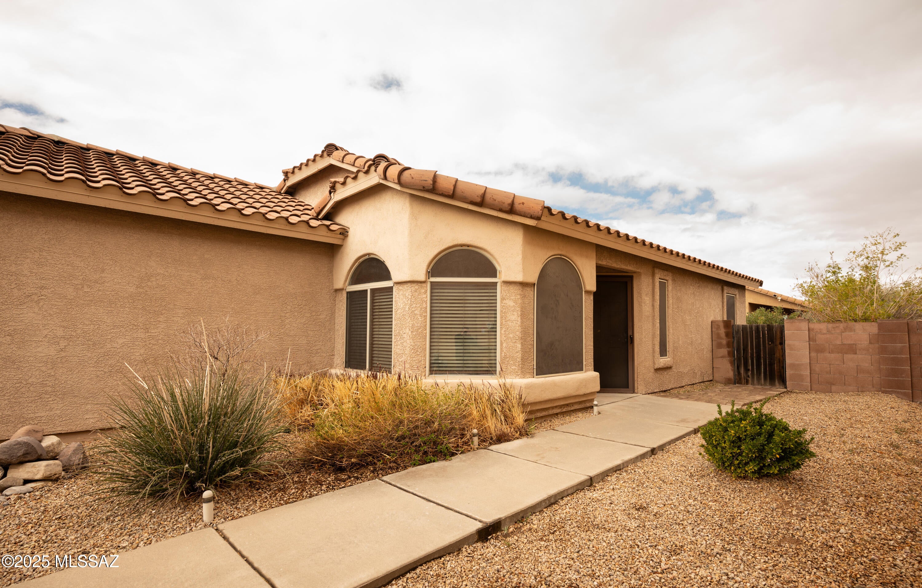 Rancho Del Lago (608-1030) - Residential Lease