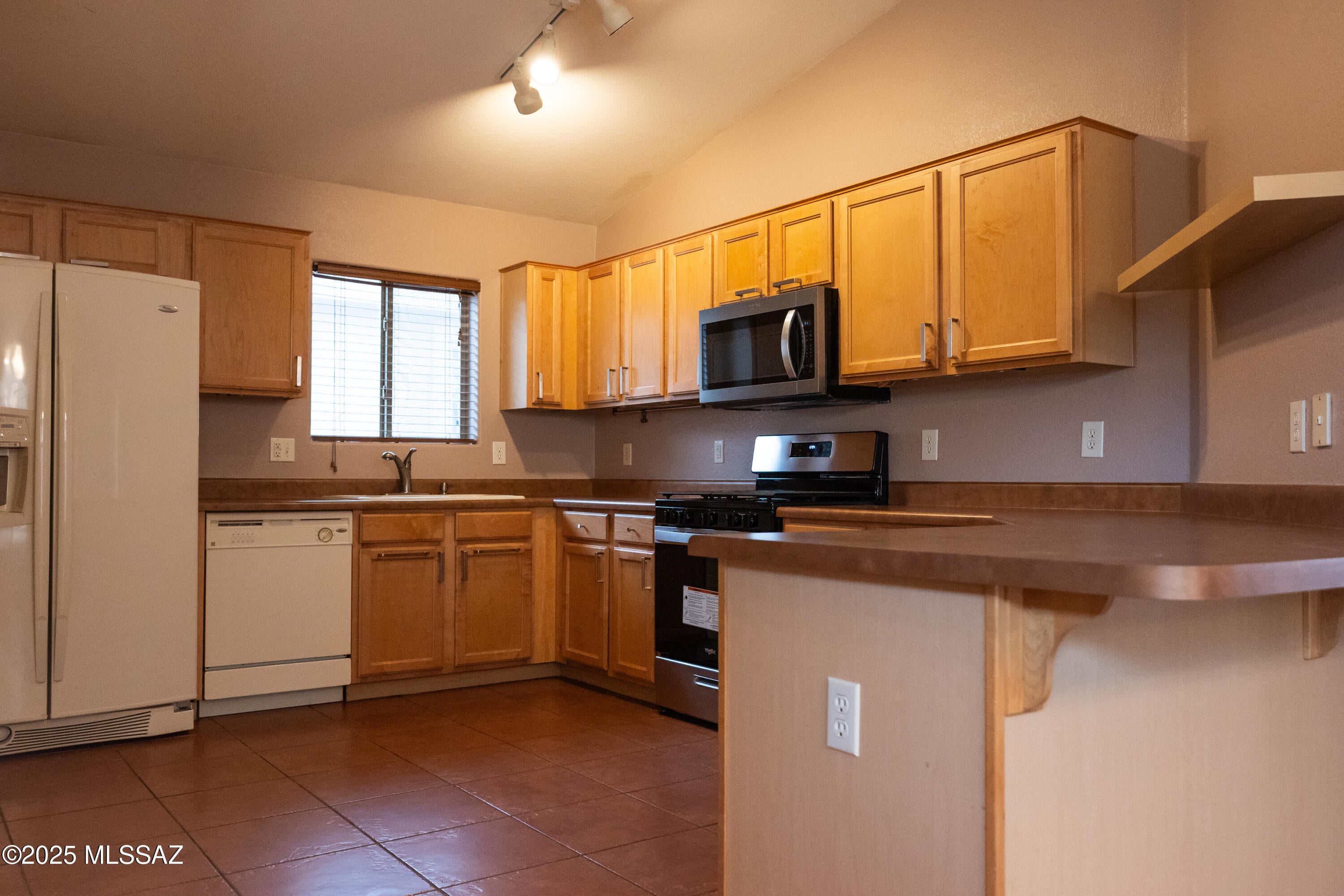 Rancho Del Lago (608-1030) - Residential Lease