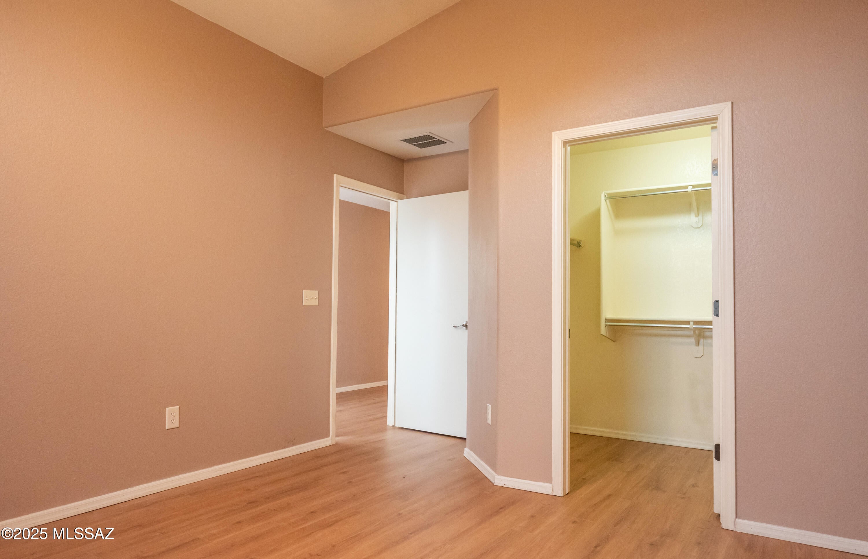 Rancho Del Lago (608-1030) - Residential Lease