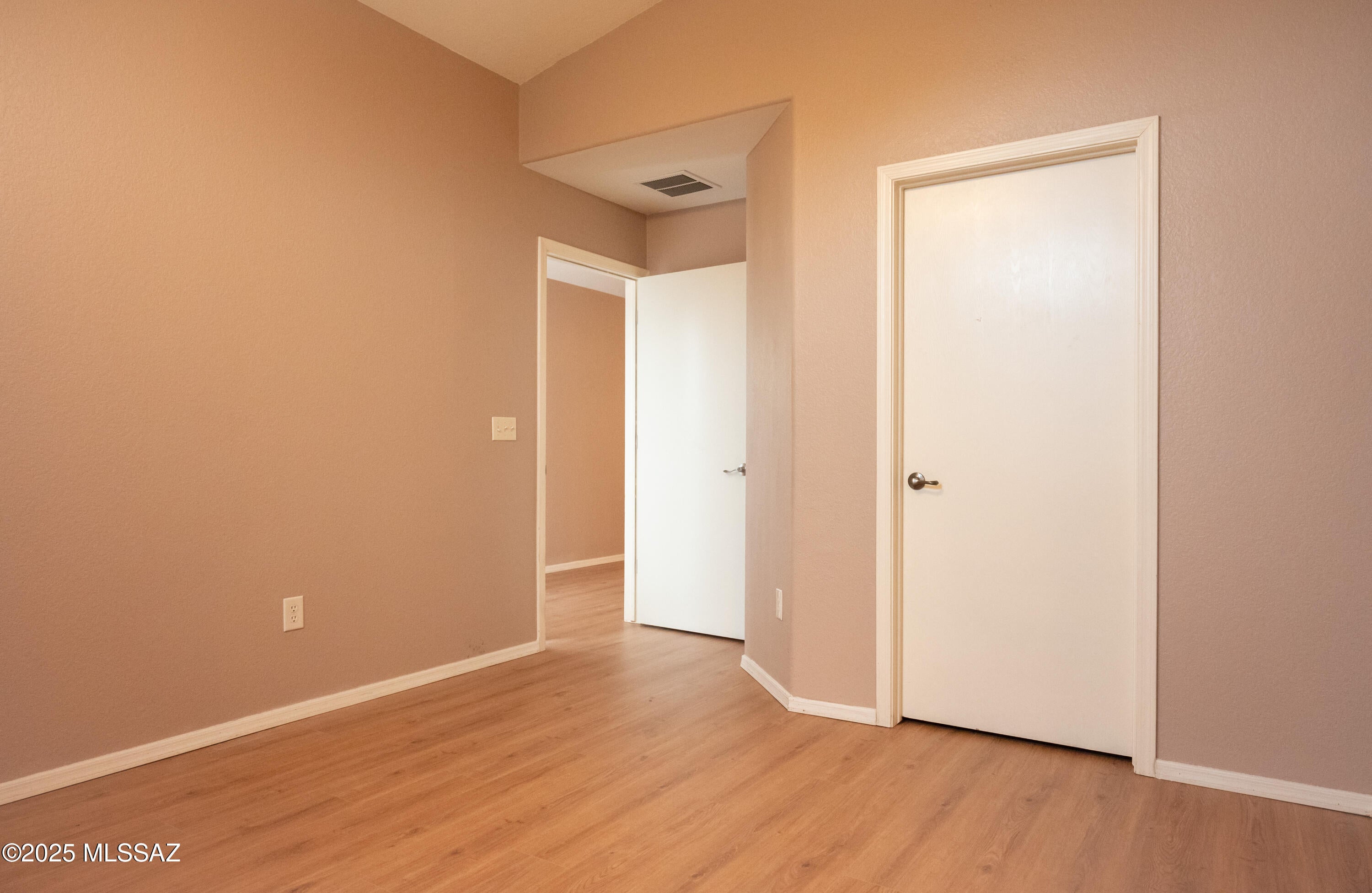 Rancho Del Lago (608-1030) - Residential Lease