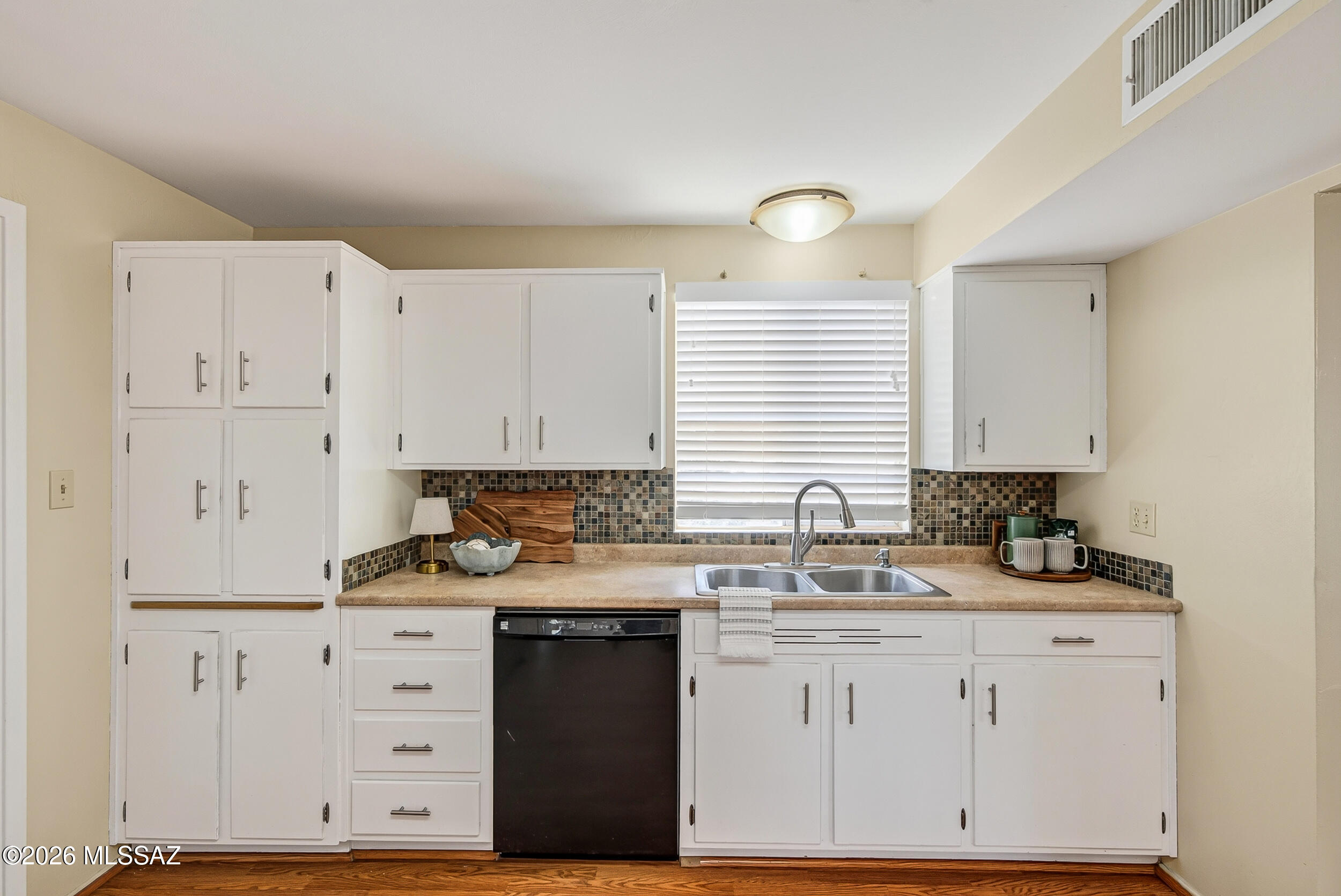Longview Estates (194-470) - Residential