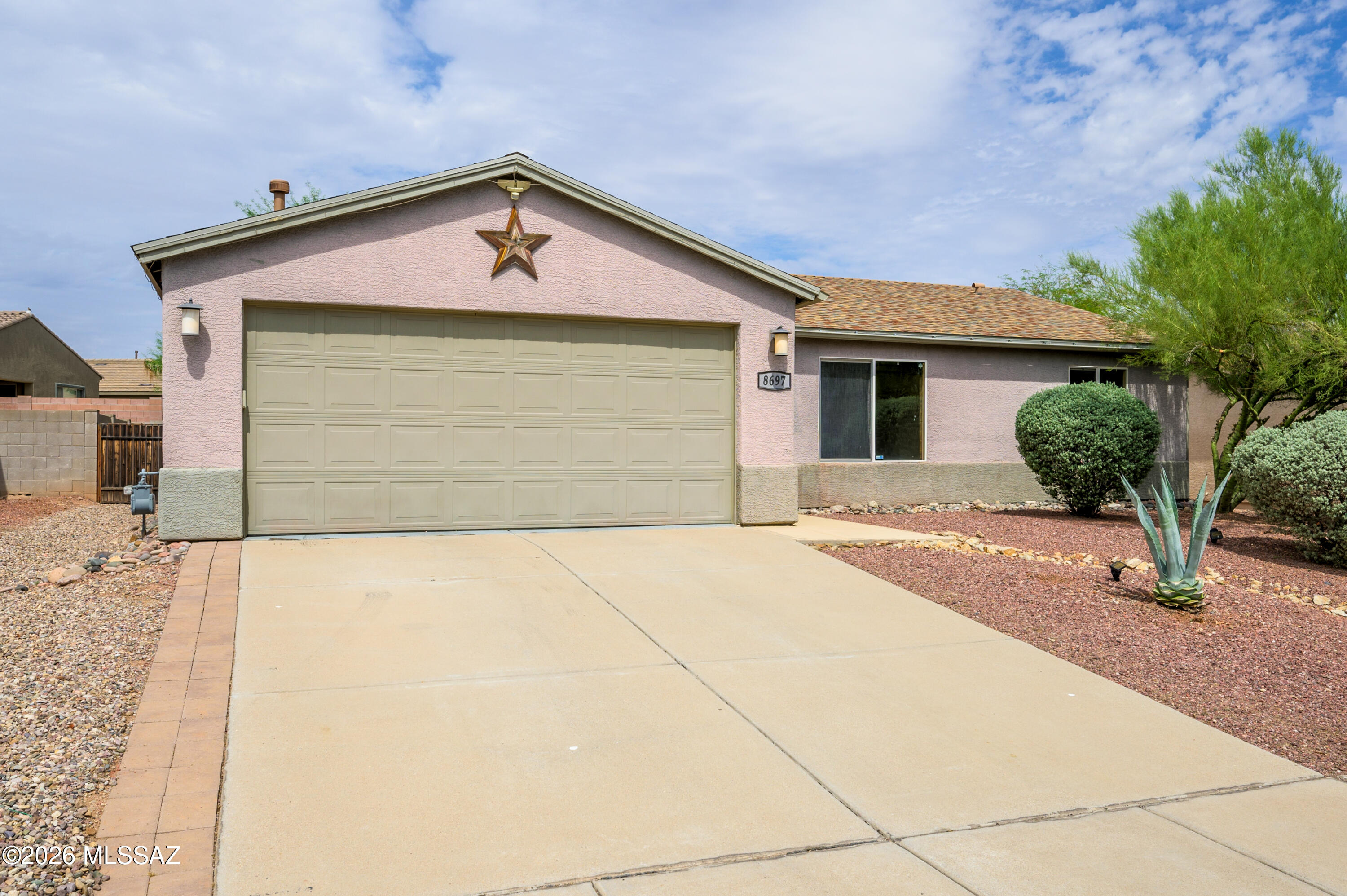 Silver Moon (1-101) - Residential