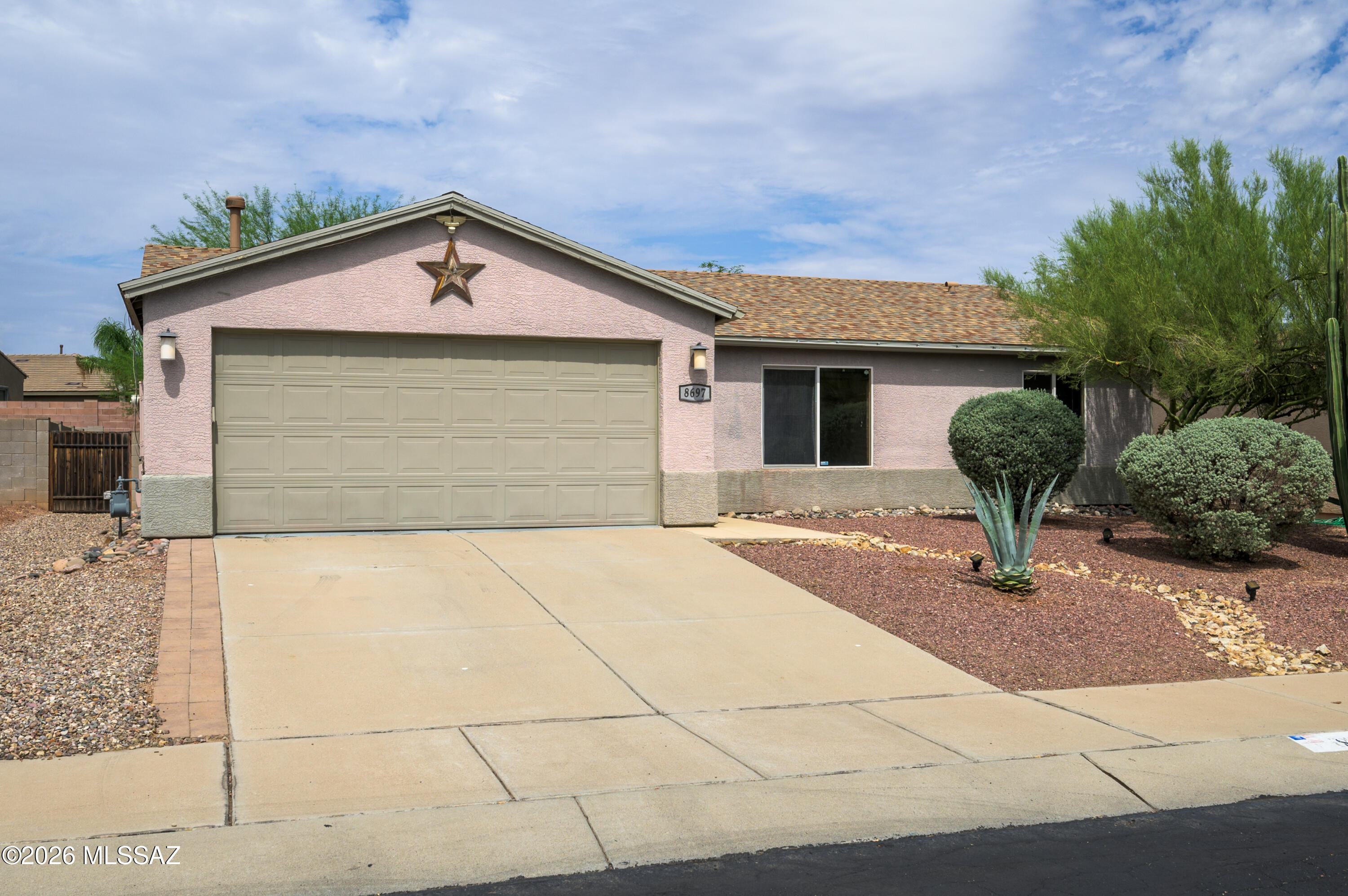 Silver Moon (1-101) - Residential