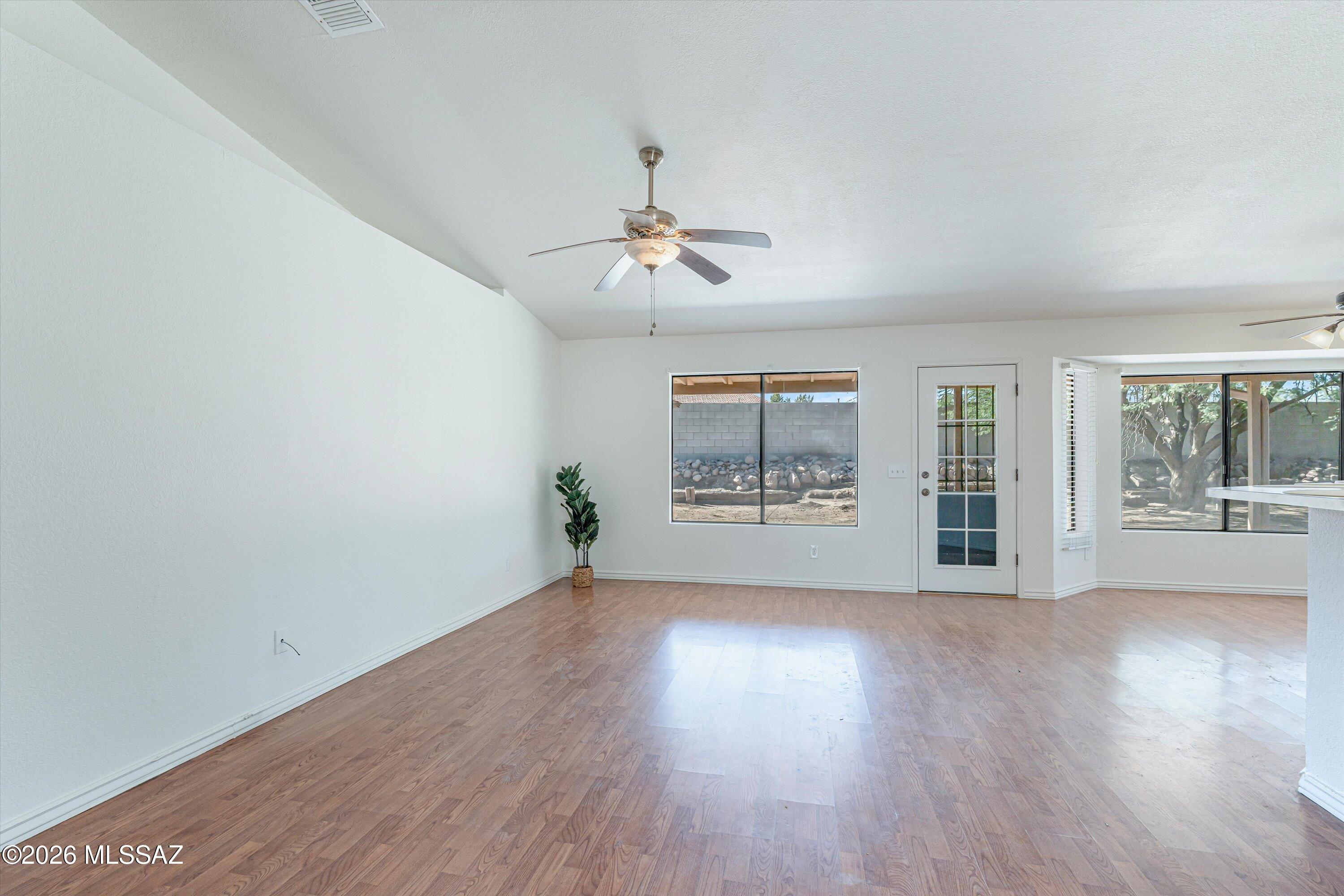 Oak Tree at Midvale (520-620) - Residential