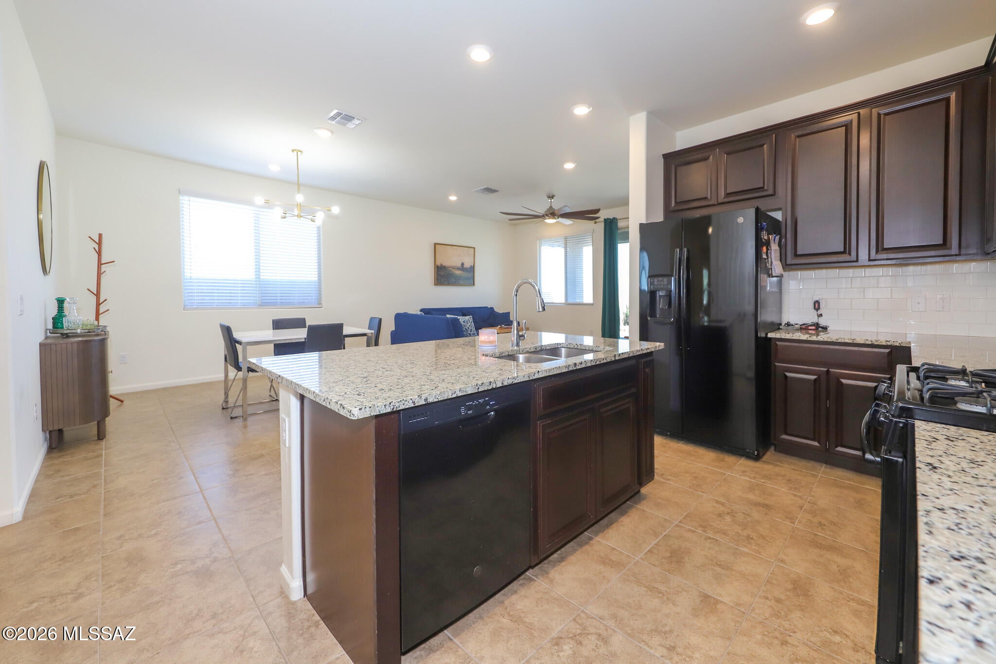 The Vistas At Rincon Knolls SQ20152600506 - Residential