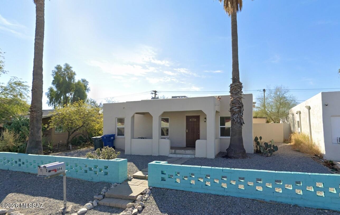 Mid-Century 1939 home with 3 Beds / 1 bath, updates throughout, Enclosed Laundry Room outside, Walk or Bike to U of A, shopping, dining, and so much more!!! Close to Bus lines and Downtown. 
Pets will be considered for an additional deposit & fee.