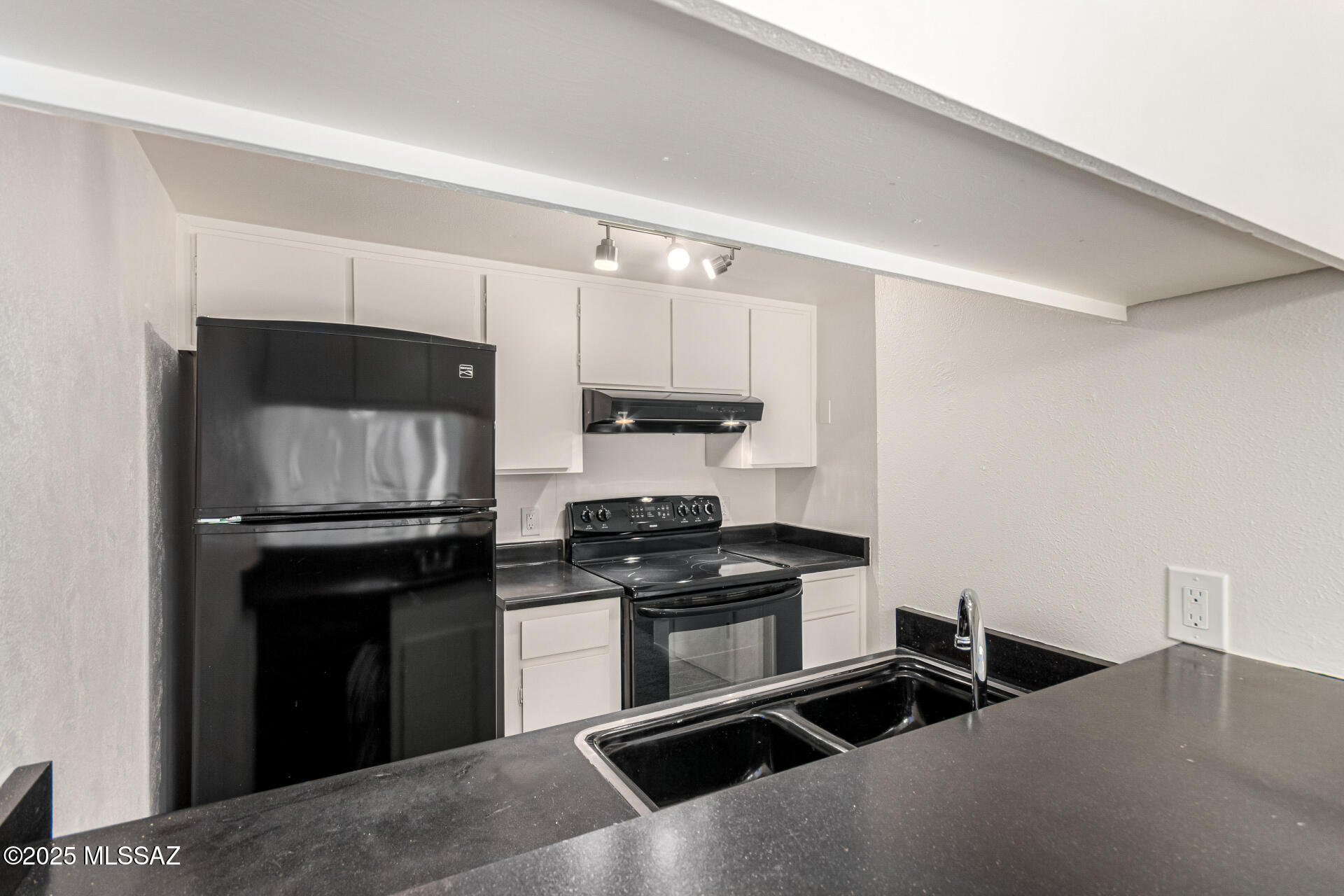 Las Colinas Condominiums - Residential