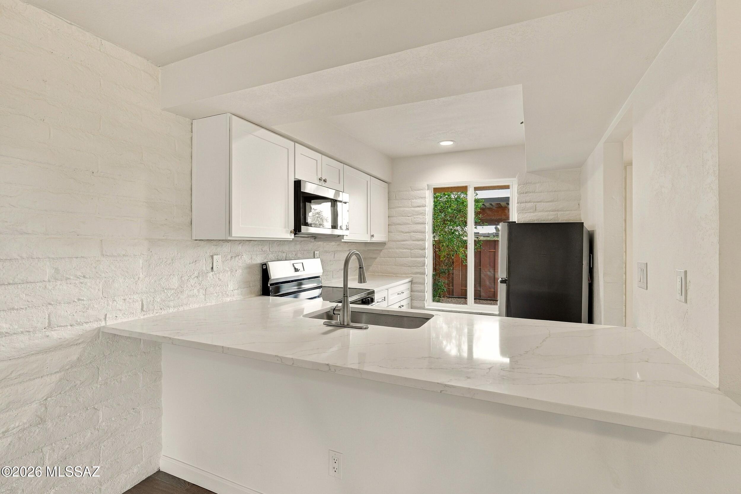 Pantano Park Townhouses - Residential