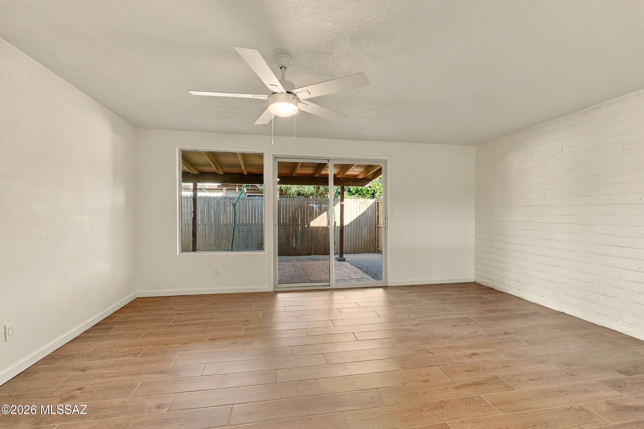 Pantano Park Townhouses - Residential