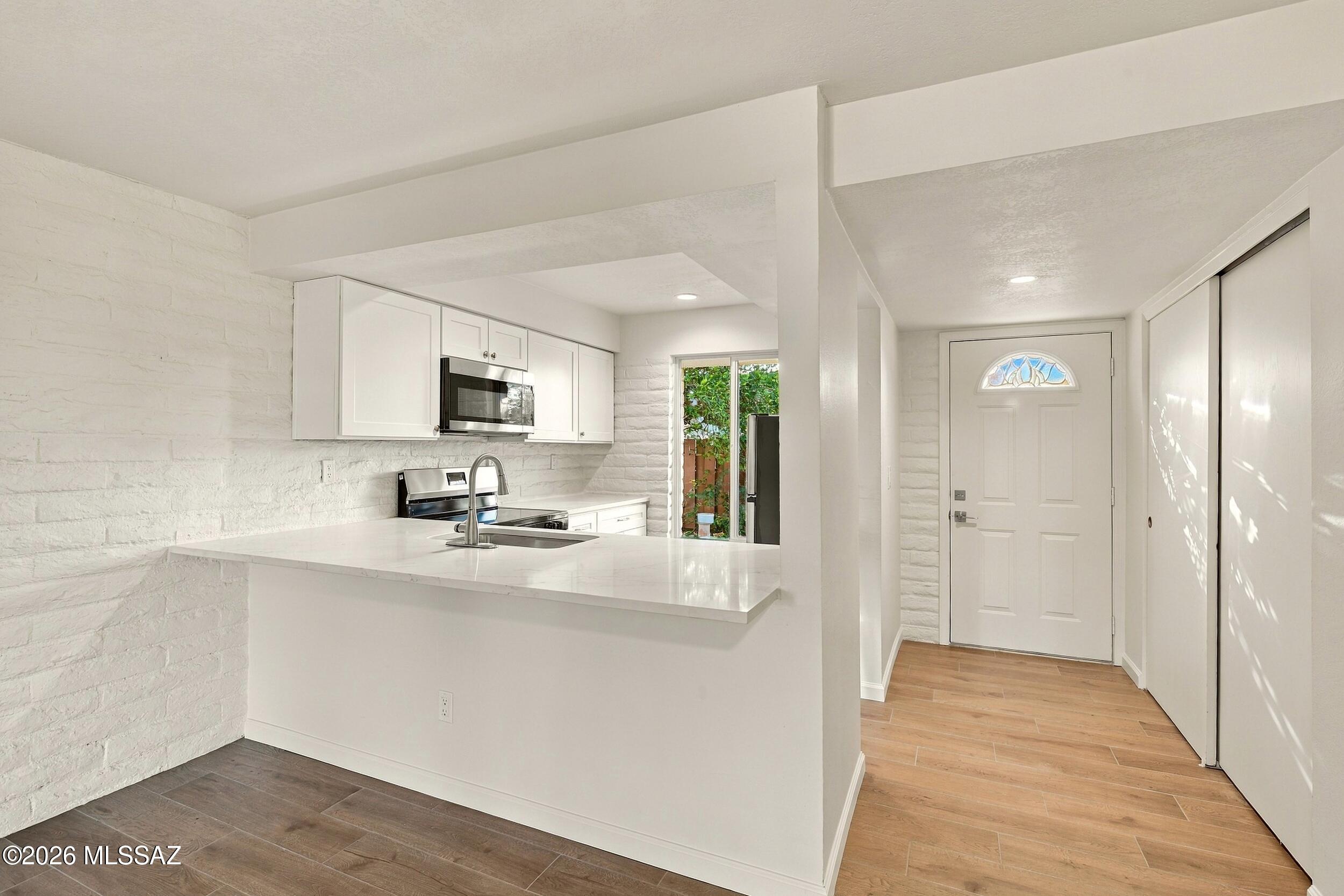 Pantano Park Townhouses - Residential