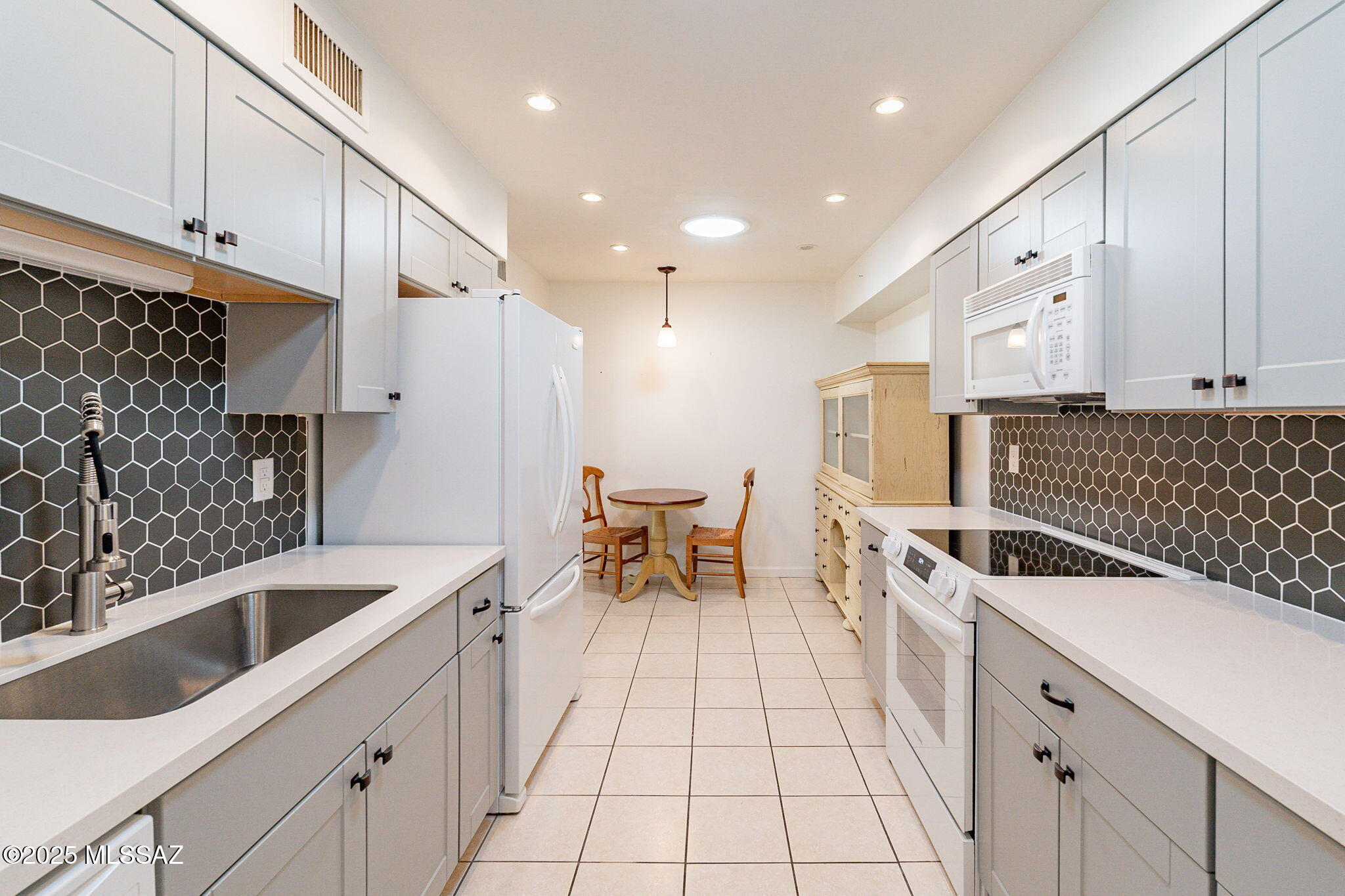Colonia Verde (1-12) - Residential