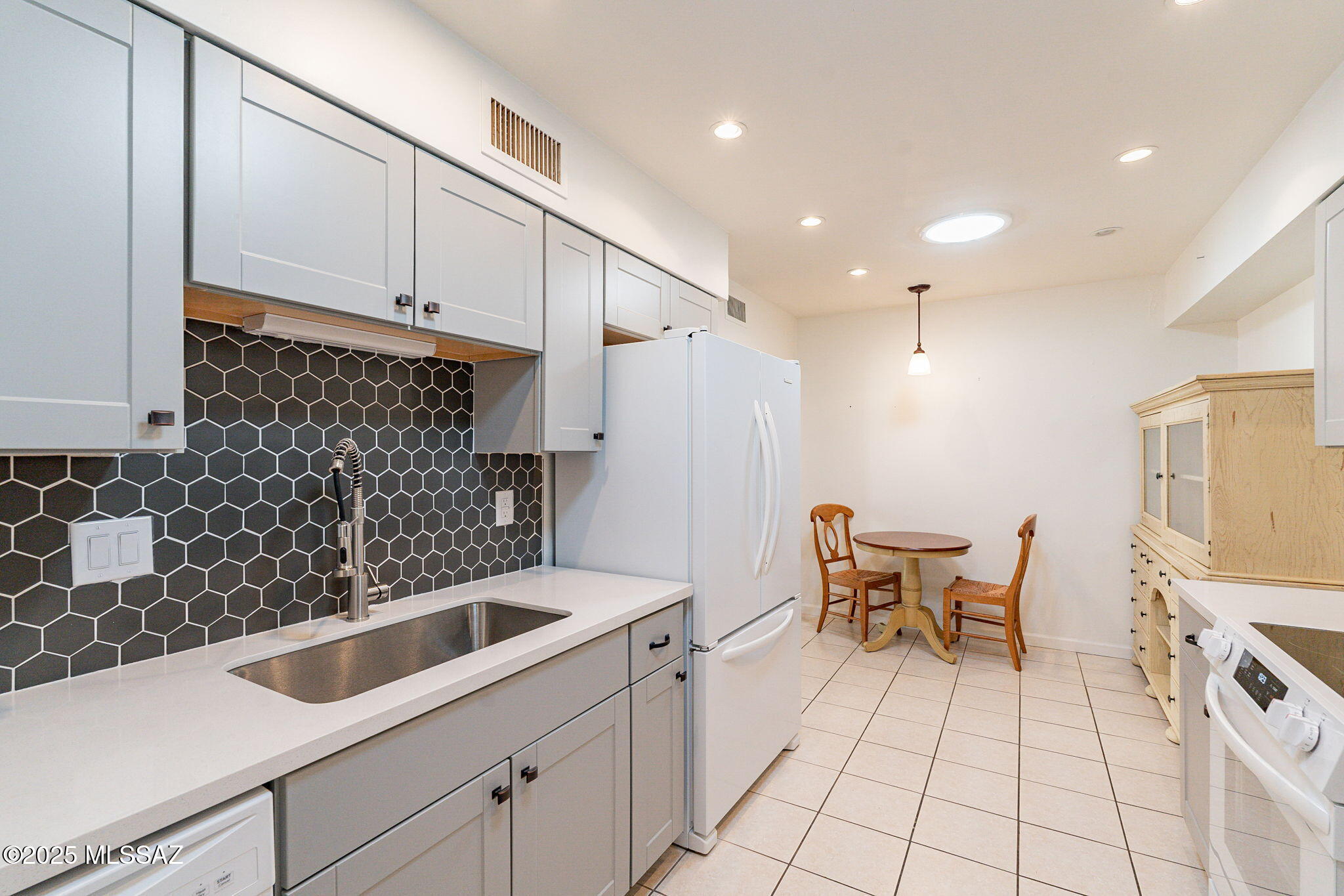 Colonia Verde (1-12) - Residential