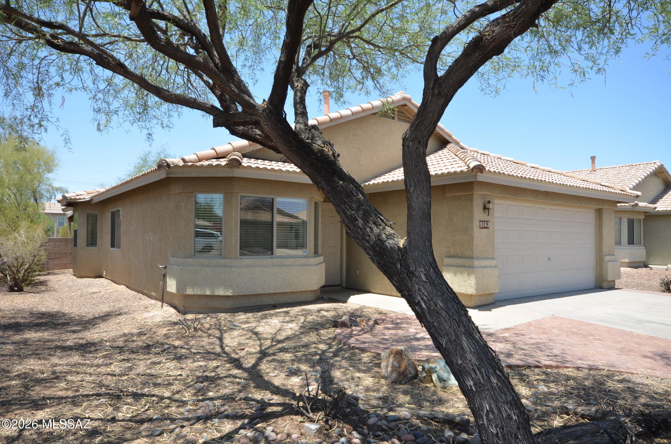 Spacious 4 bedroom 2 bath home in popular Country Side neighborhood in the Marana school district. Single story home with tile roof, new carpet and paint. Ready for quick move in. Close to transportation, shopping and schools.
