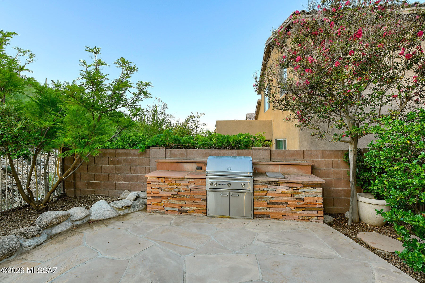 Sabino Mountain (1-290) - Residential