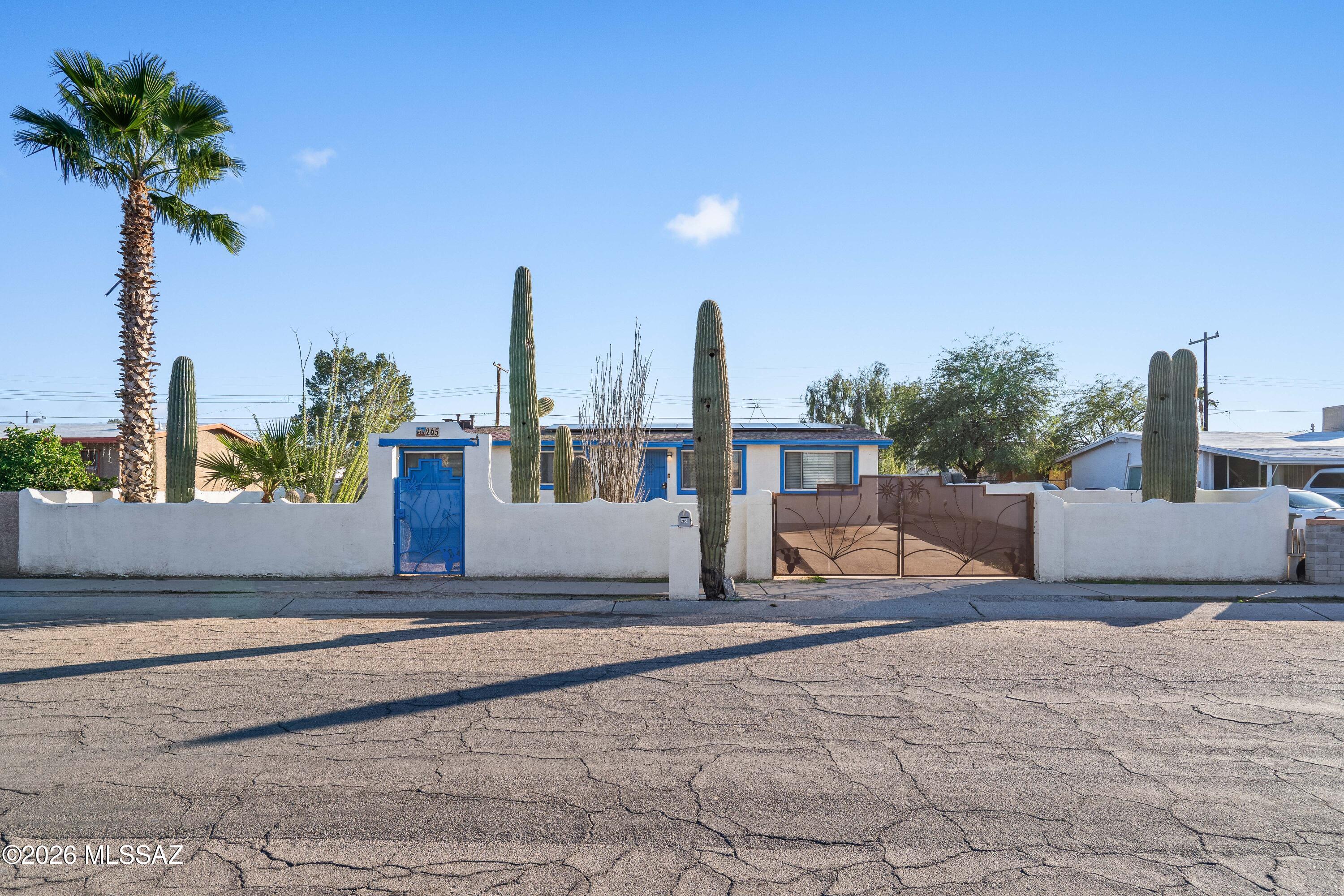 Charming home on a spacious lot in the  Fiesta Park subdivision. Enjoy a generous yard with endless potential for outdoor living, entertaining, or future expansion. Conveniently located near major freeways for easy commuting and quick access to shopping, dining, and everyday essentials. Situated in an established neighborhood, This home offers the perfect balance of space, comfort, and accessibility. A great opportunity to enjoy both privacy and convenience.