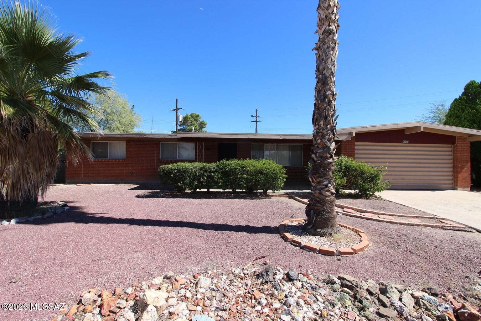 This is a fantastic floorplan and large lot located at the end of cul-de-sac no rear neighbors. Great mountain views from rear yard & house. 4 large bedrooms, 2 full baths and 1 1/2 bath. Mid-Century ranch home with upgraded kitchen and tile flooring through out the home.
