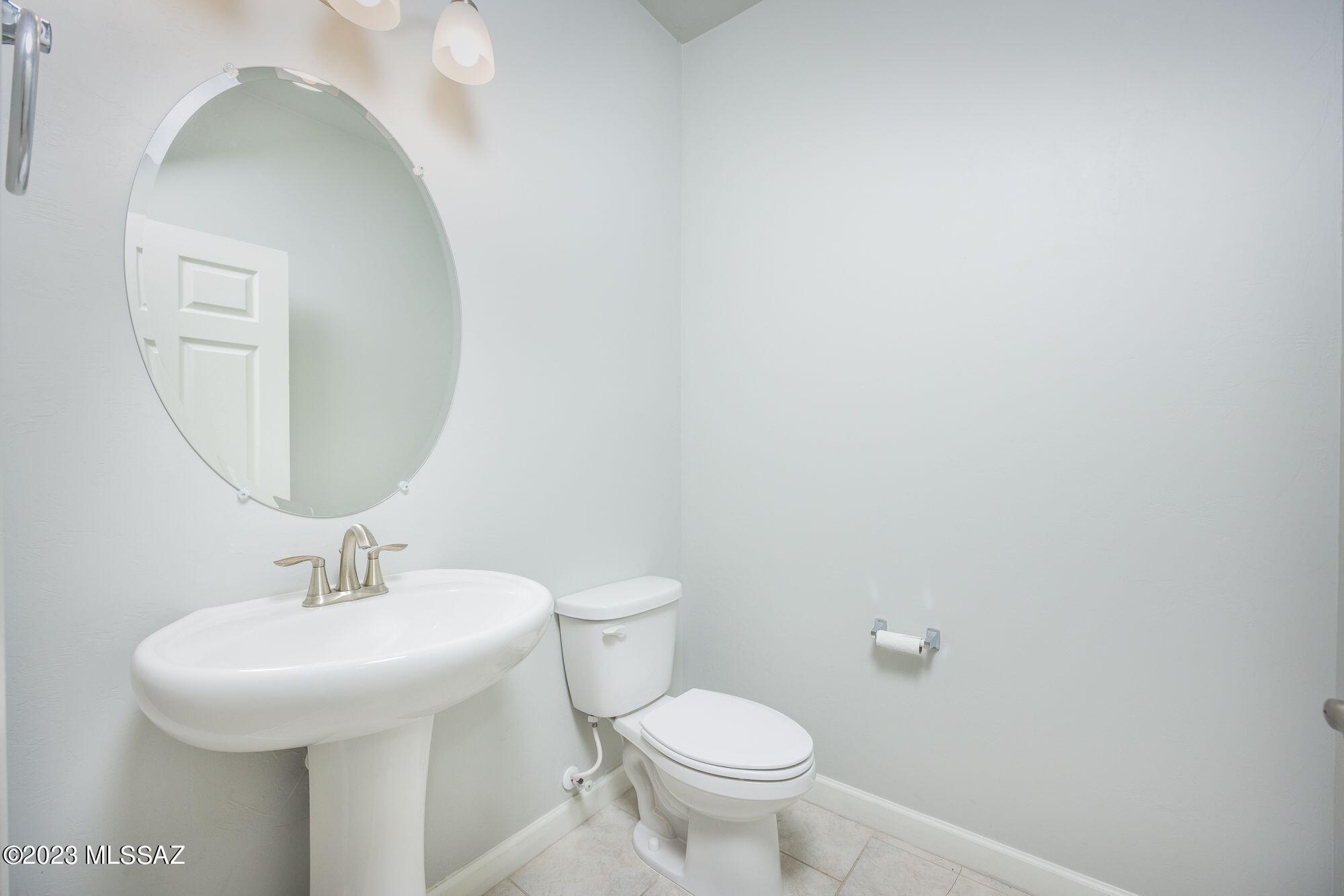Vista Del Lago Norte SQ20140780198 - Residential Lease