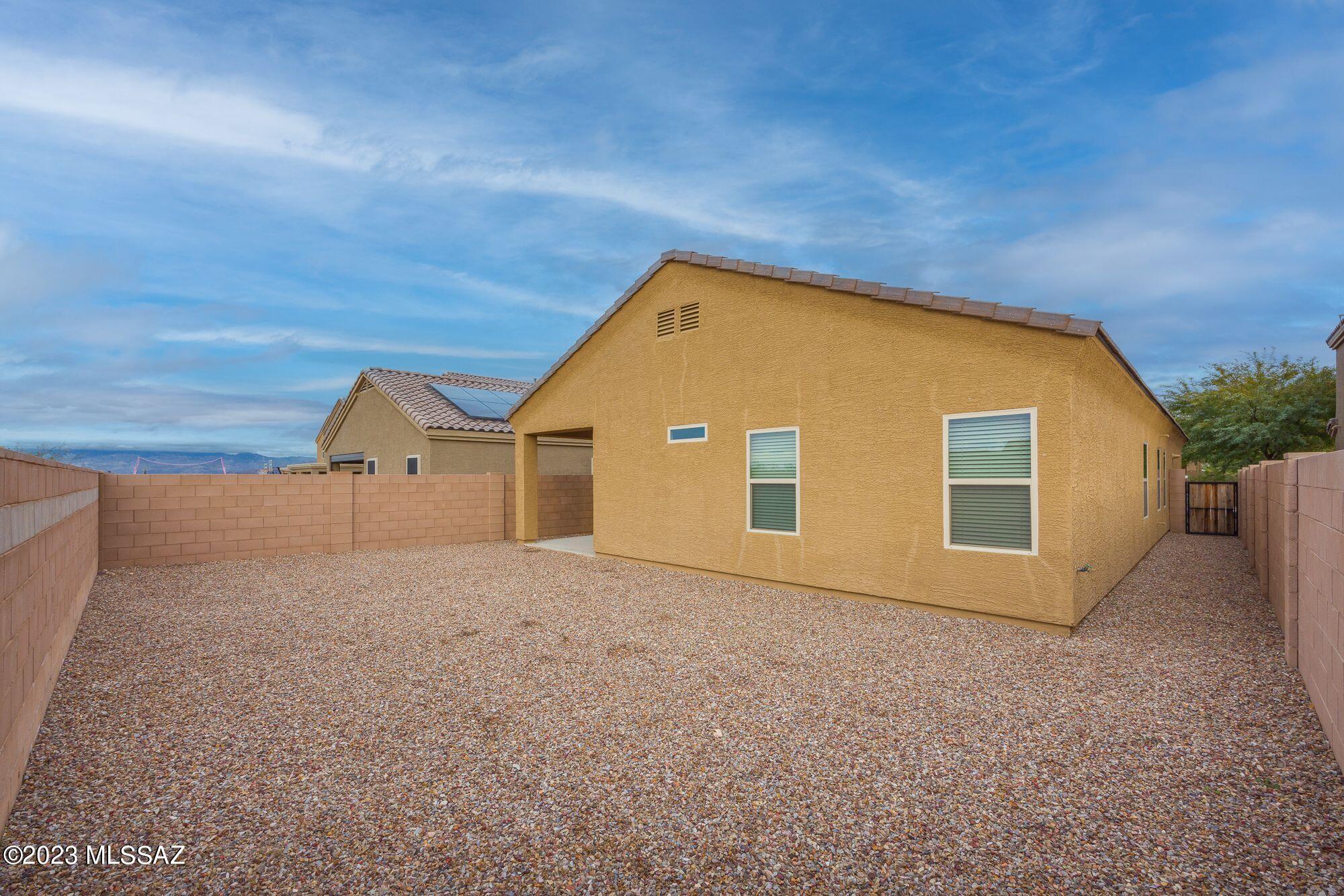 Vista Del Lago Norte SQ20140780198 - Residential Lease