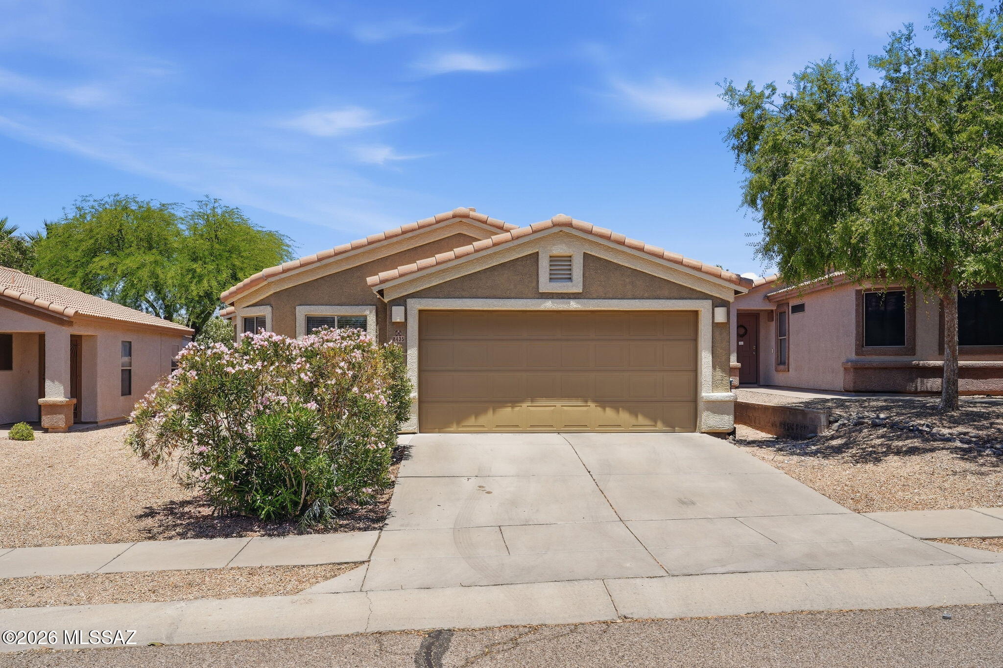 Very nice neighborhood. Ceramic tile throughout. Split master suite w/separate garden tub & shower, double door entry to den/media room off living room. High ceilings. Very light and bright. Tile roof. Owner/Broker.
3 bedroom plus den.