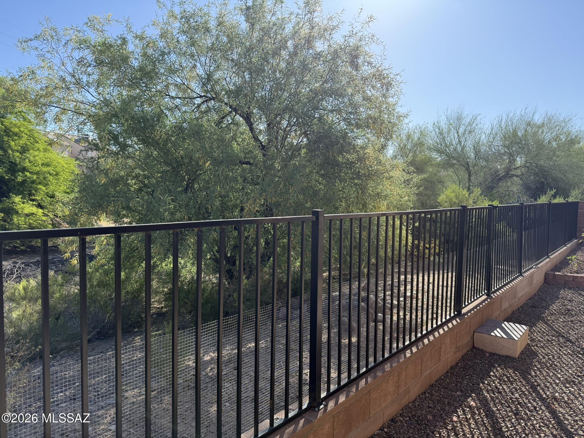 Country Club(1-221) - Residential Lease