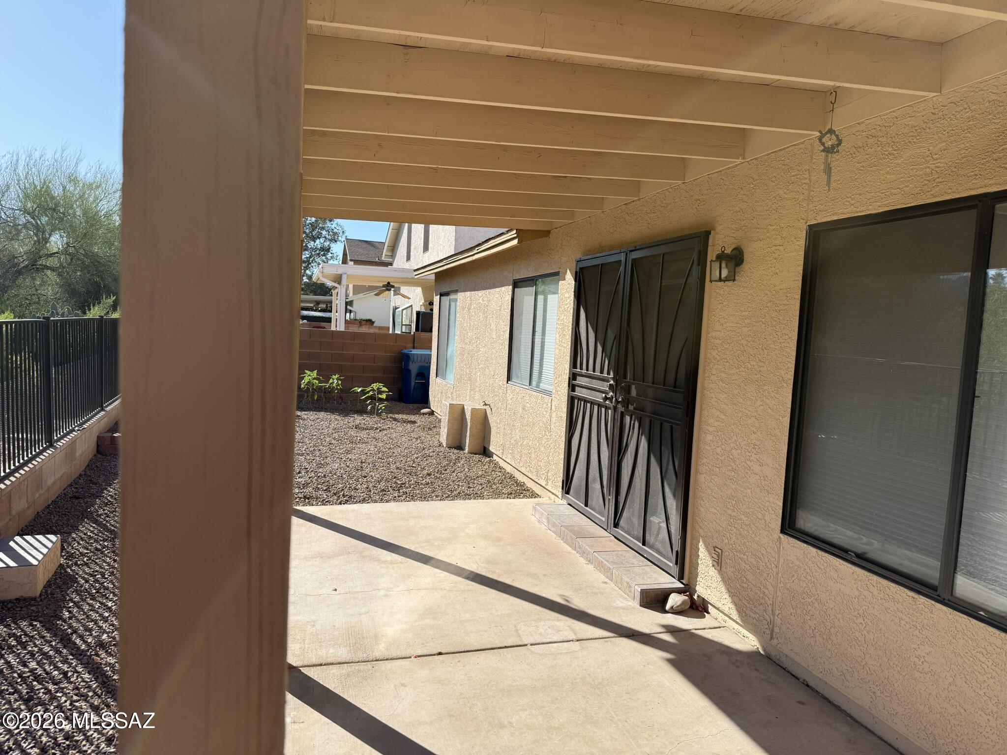 Country Club(1-221) - Residential Lease