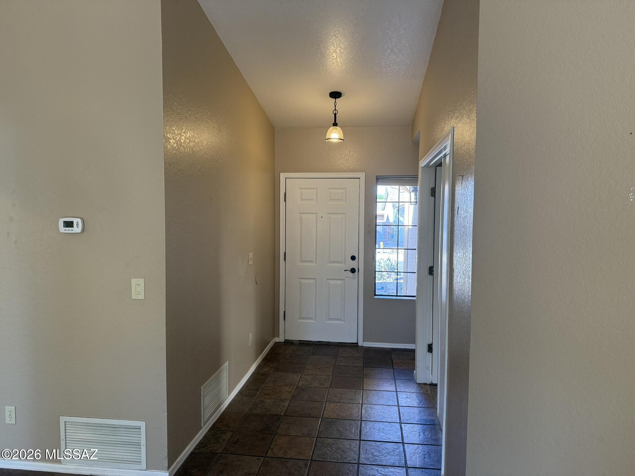Country Club(1-221) - Residential Lease