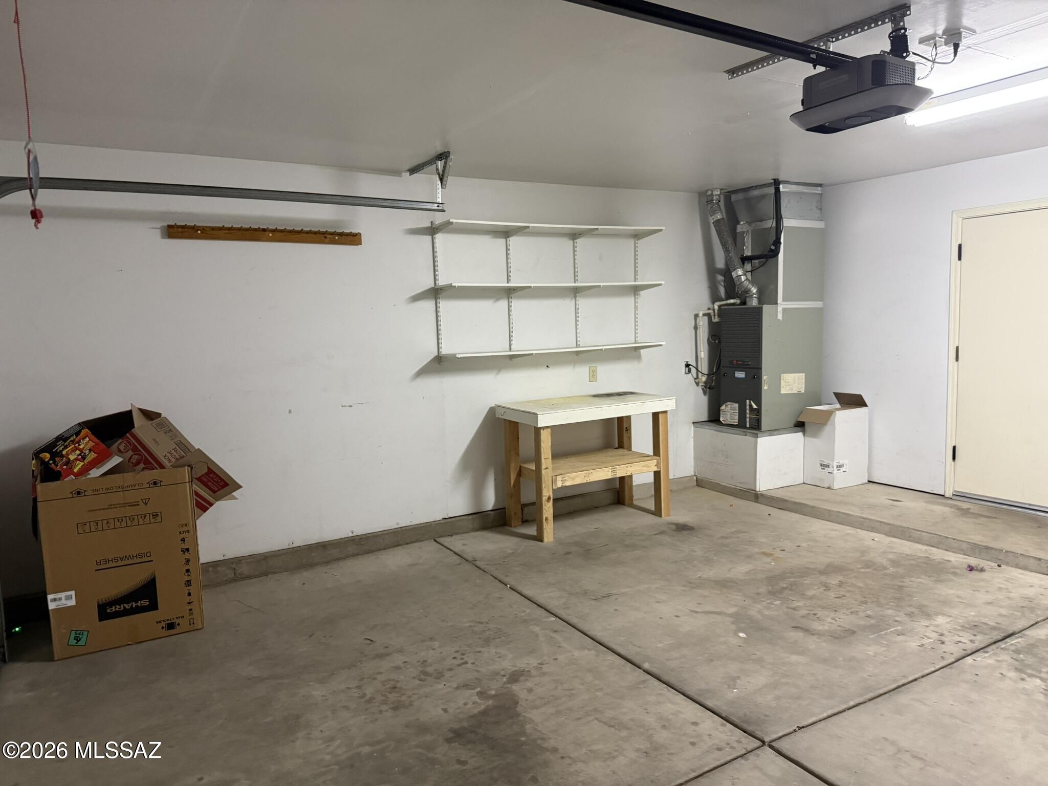 Country Club(1-221) - Residential Lease