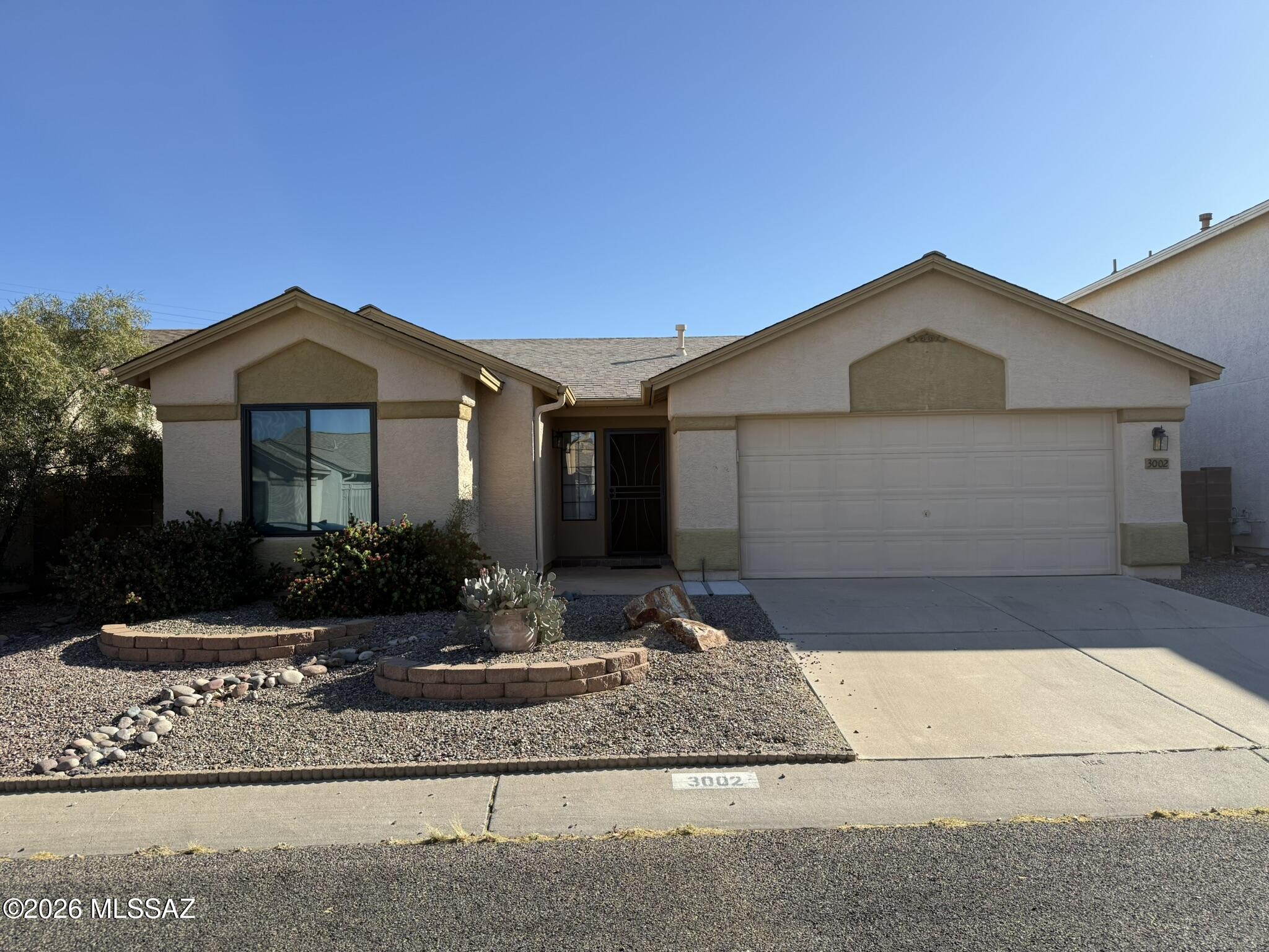 Country Club(1-221) - Residential Lease