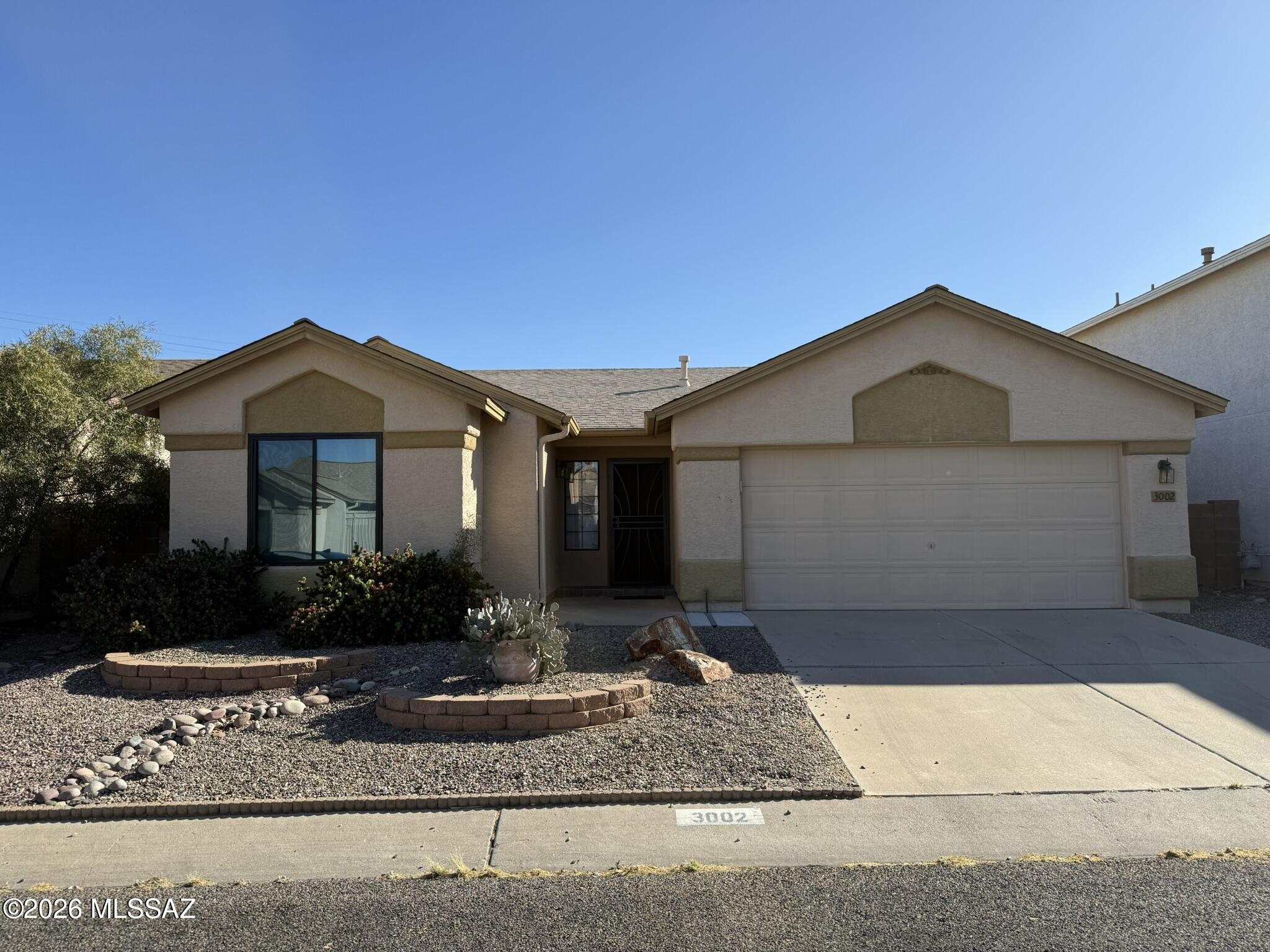 Country Club(1-221) - Residential Lease
