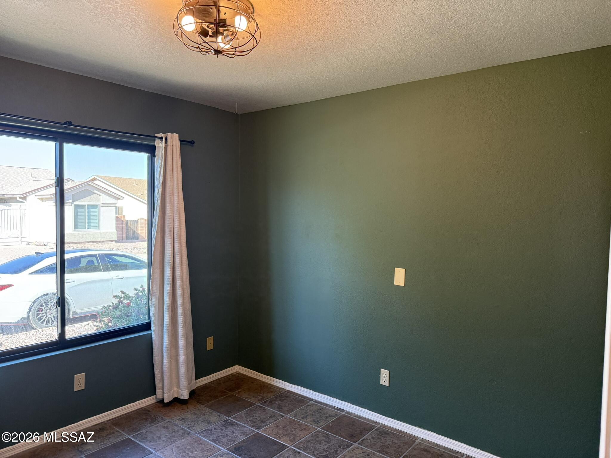 Country Club(1-221) - Residential Lease