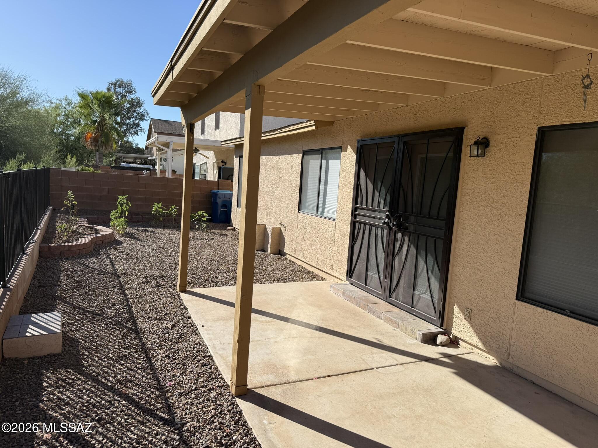 Country Club(1-221) - Residential Lease