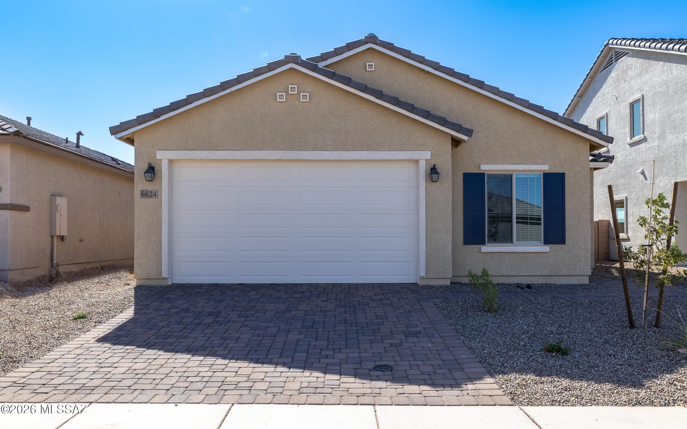 Welcome to the highly desirable La Estancia community! This energy-efficient 3-bedroom, 2-bath smart home offers modern comfort and convenience with a spacious open floor plan and a 2-car garage. All appliances are included, making move-in easy. The popular Marigold floor plan is designed for everyday living with stylish finishes and functional spaces. Enjoy outstanding community amenities, including resort-style pools, a splash pad, parks, playgrounds, and scenic walking trails. Conveniently located near The Loop bike path, the University of Arizona, downtown Tucson, shopping, dining, and major employers. Don't miss the opportunity to live in one of Tucson's most sought-after communities! available for showing August 1st.