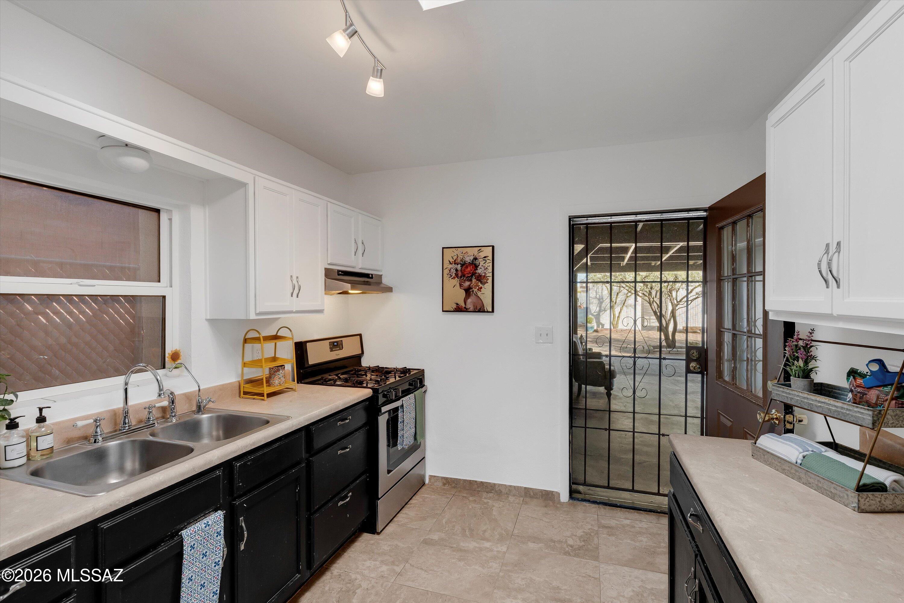 Riverside Park - Residential Lease