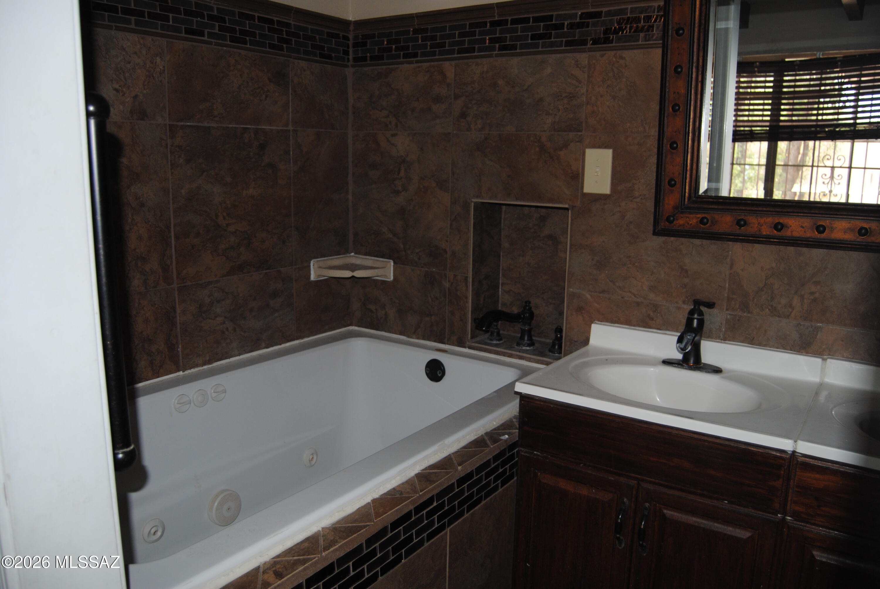 Miracle Mile Manor - Residential Lease