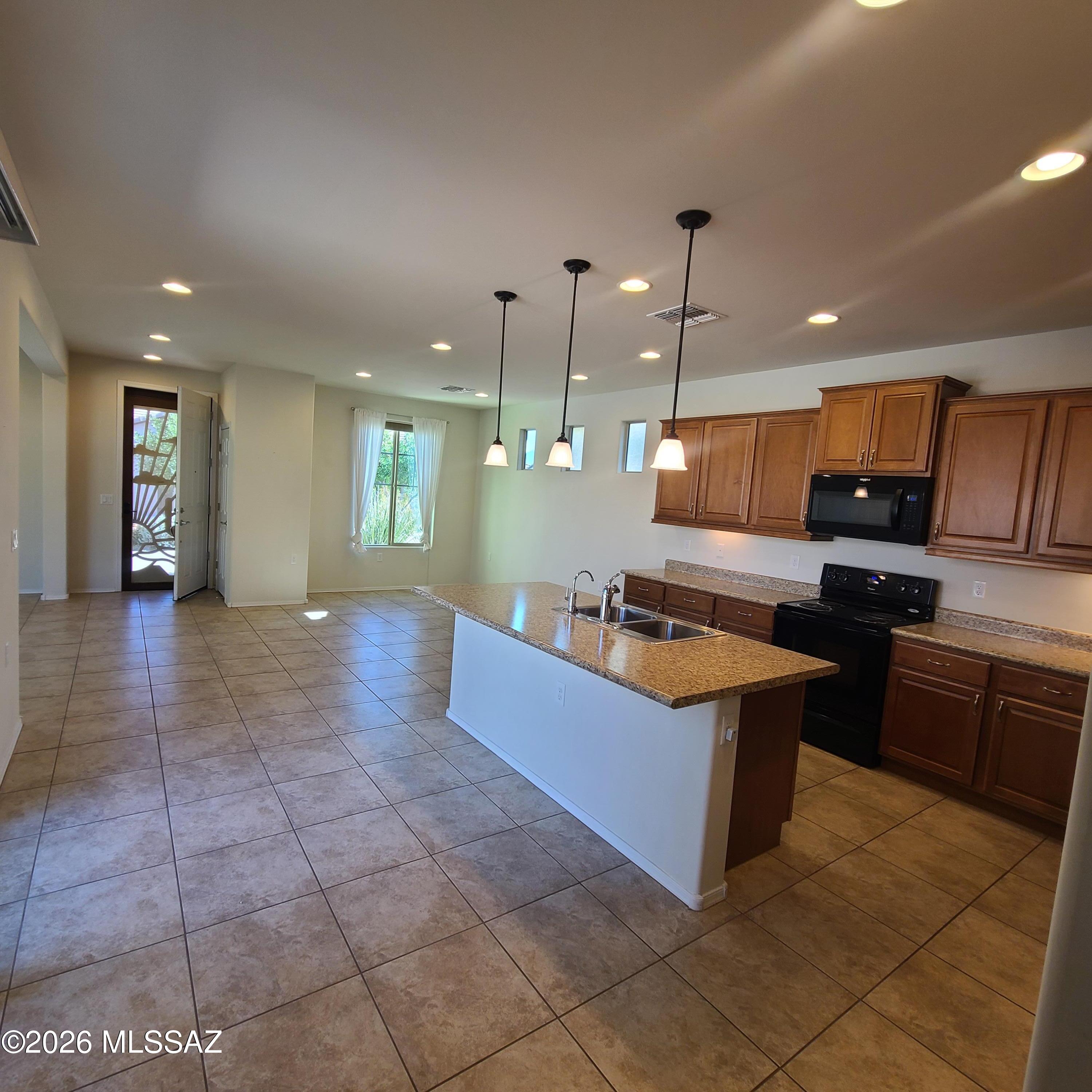 Rancho Del Lago (207-388) - Residential Lease