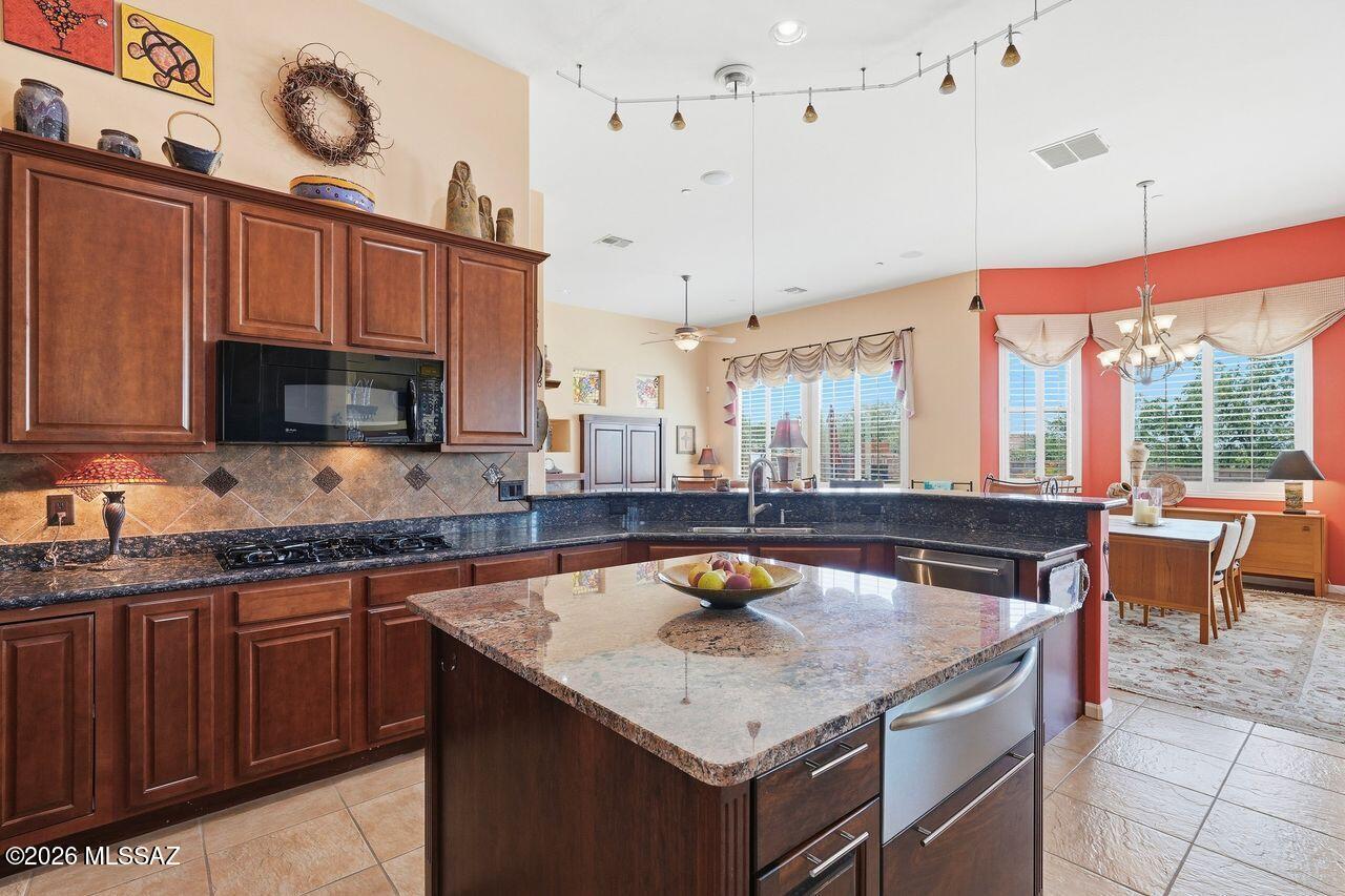 Dos Lagos at Dove Mountain (1-91) - Residential