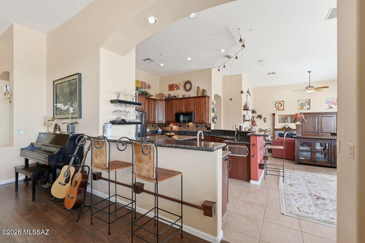 Dos Lagos at Dove Mountain (1-91) - Residential