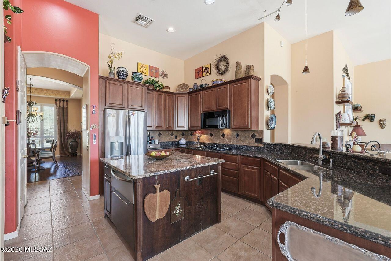 Dos Lagos at Dove Mountain (1-91) - Residential