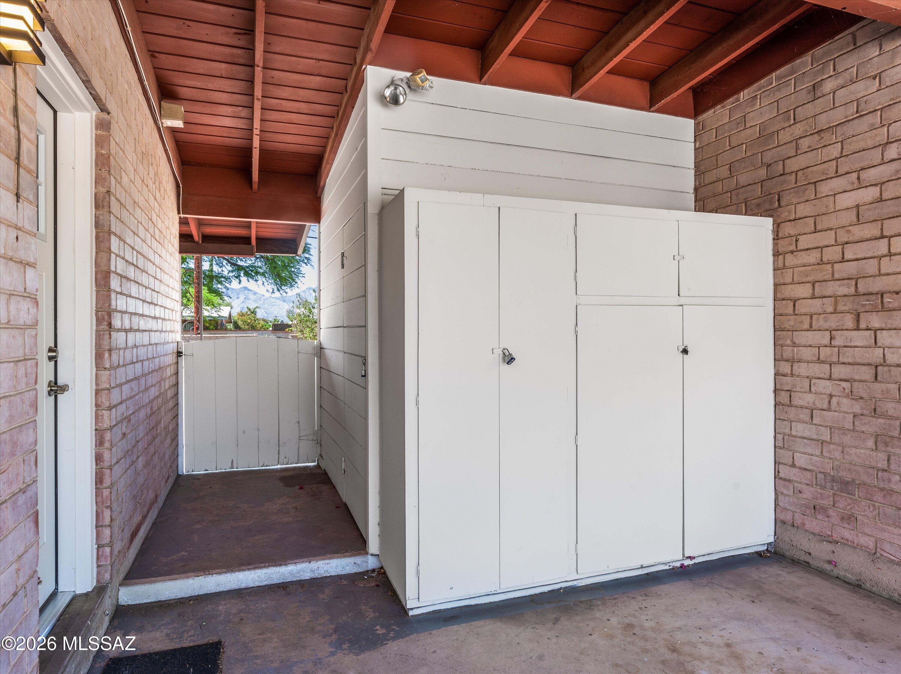 Clara Vista - Residential Lease